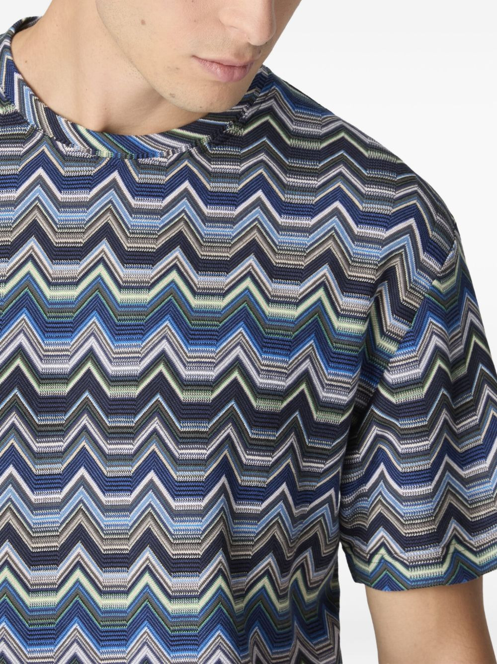 chevron-pattern short-sleeved t-shirt - 4