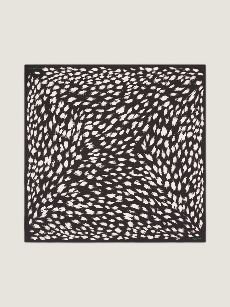 SQUARE IN SILK WITH ANIMAL PRINT 1