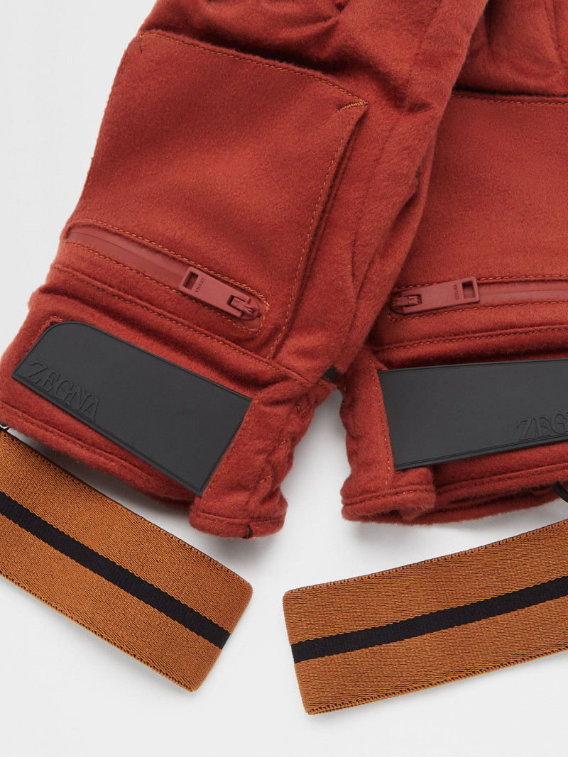 RED OASI CASHMERE SKI GLOVES 3