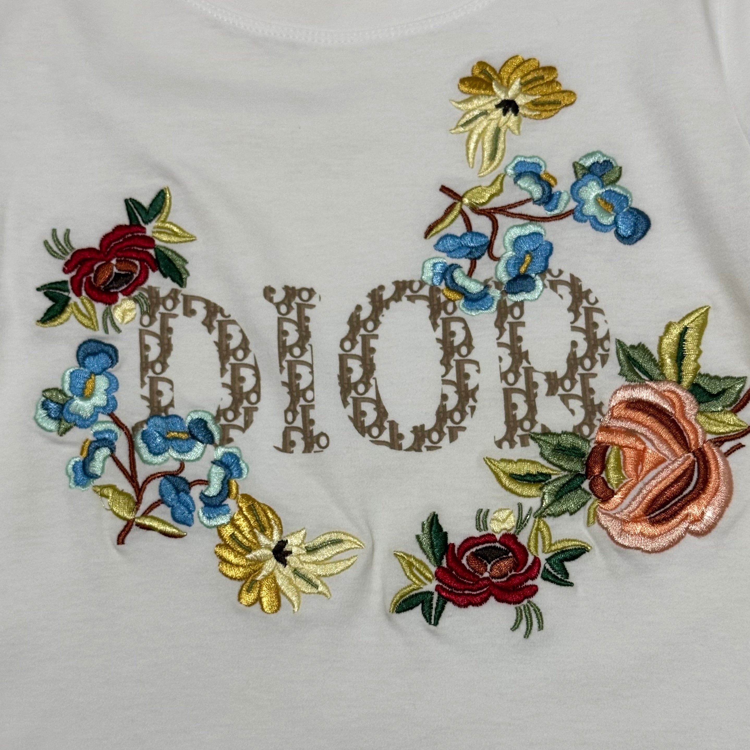 CHRISTIAN DIOR Spring Summer 2005 Diorissimo Floral Embroidered "DIOR" Trotter Logo T-Shirt - 3