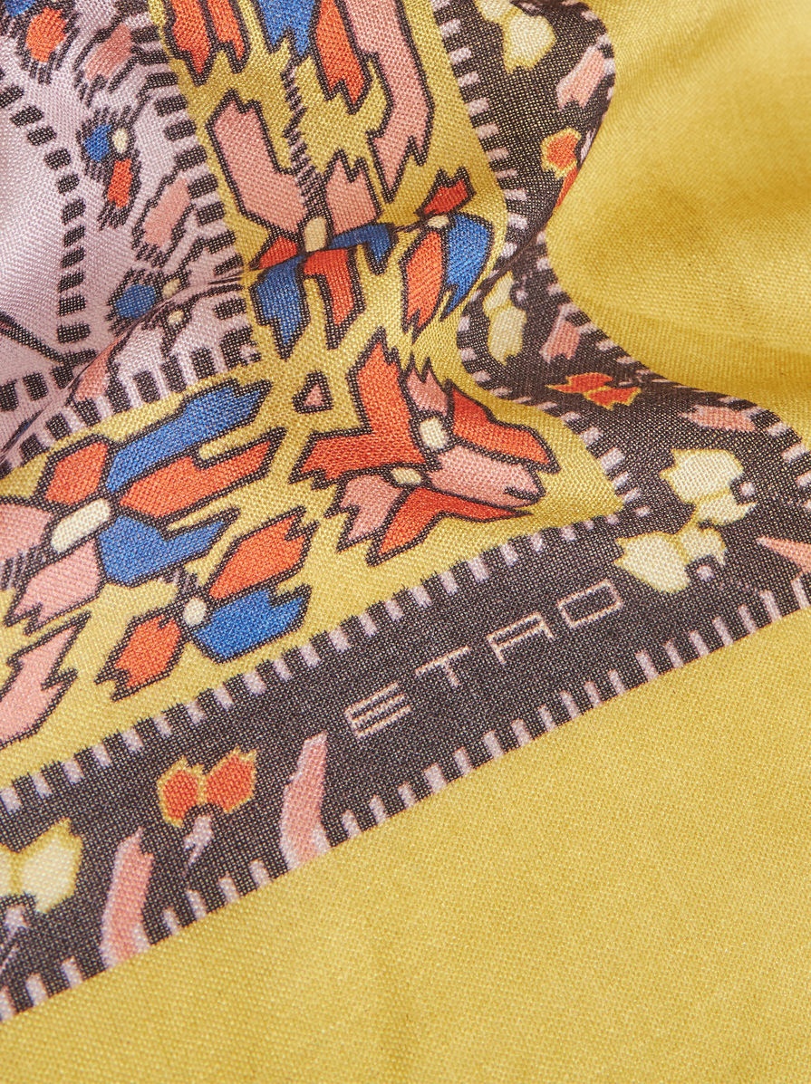 SHAWL WITH BOUQUET PRINT - 2