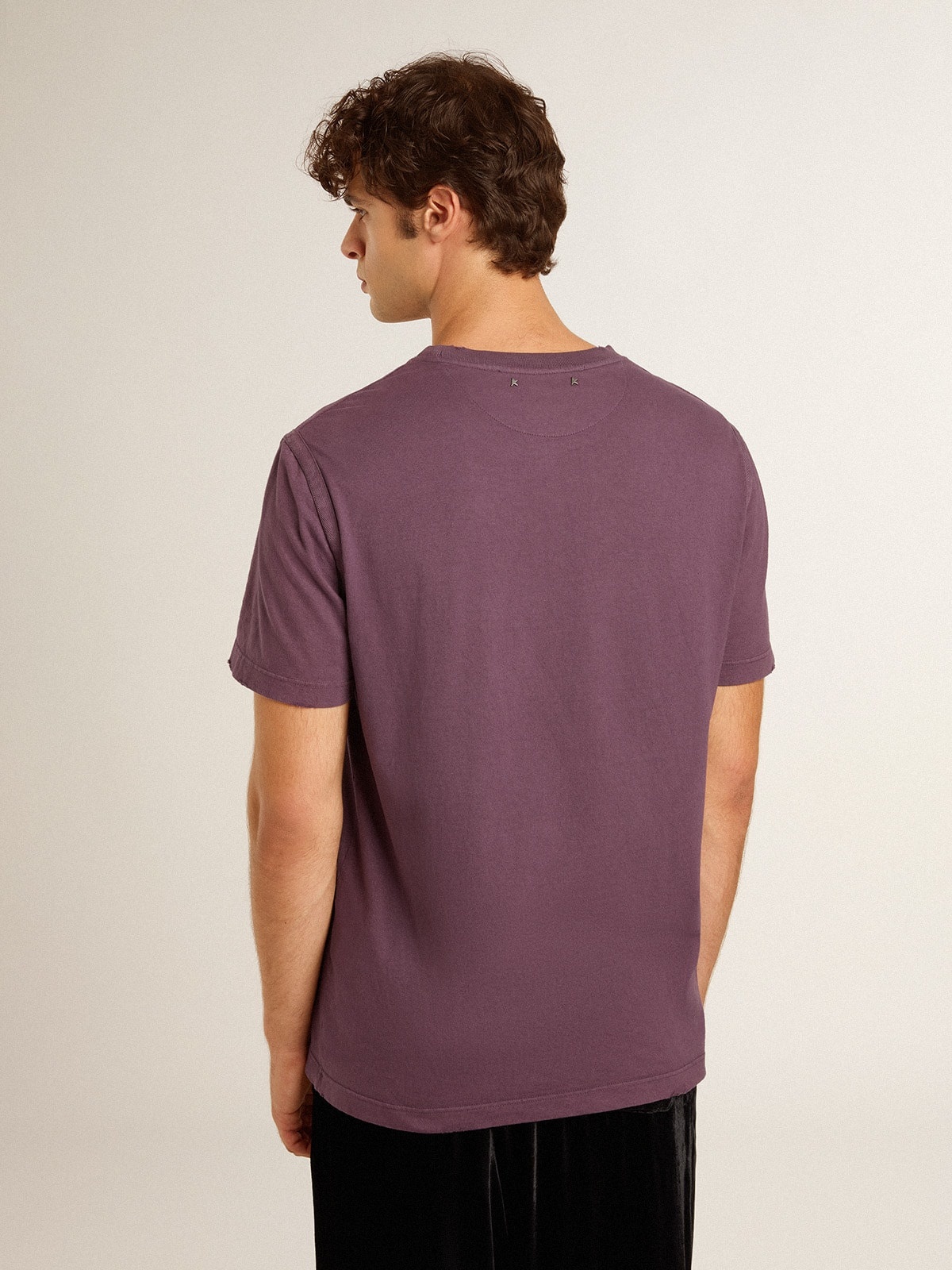 Men’s cotton T-shirt in worn purple with logo print - 4