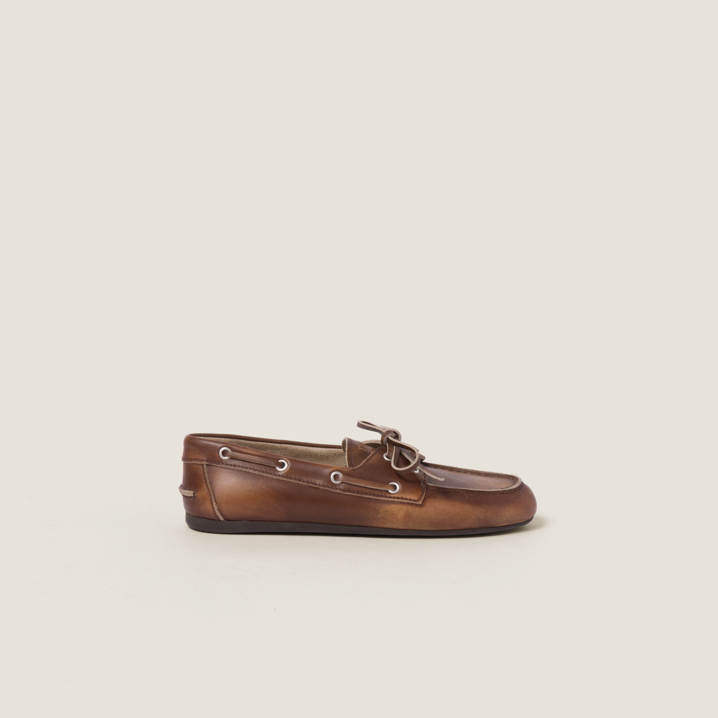 ローファー・オックスフォード MIUMIU UNLINED BOAT LOAFERS IN DECOLORED LEATHER 67274_240668.jpg?v=1751342743