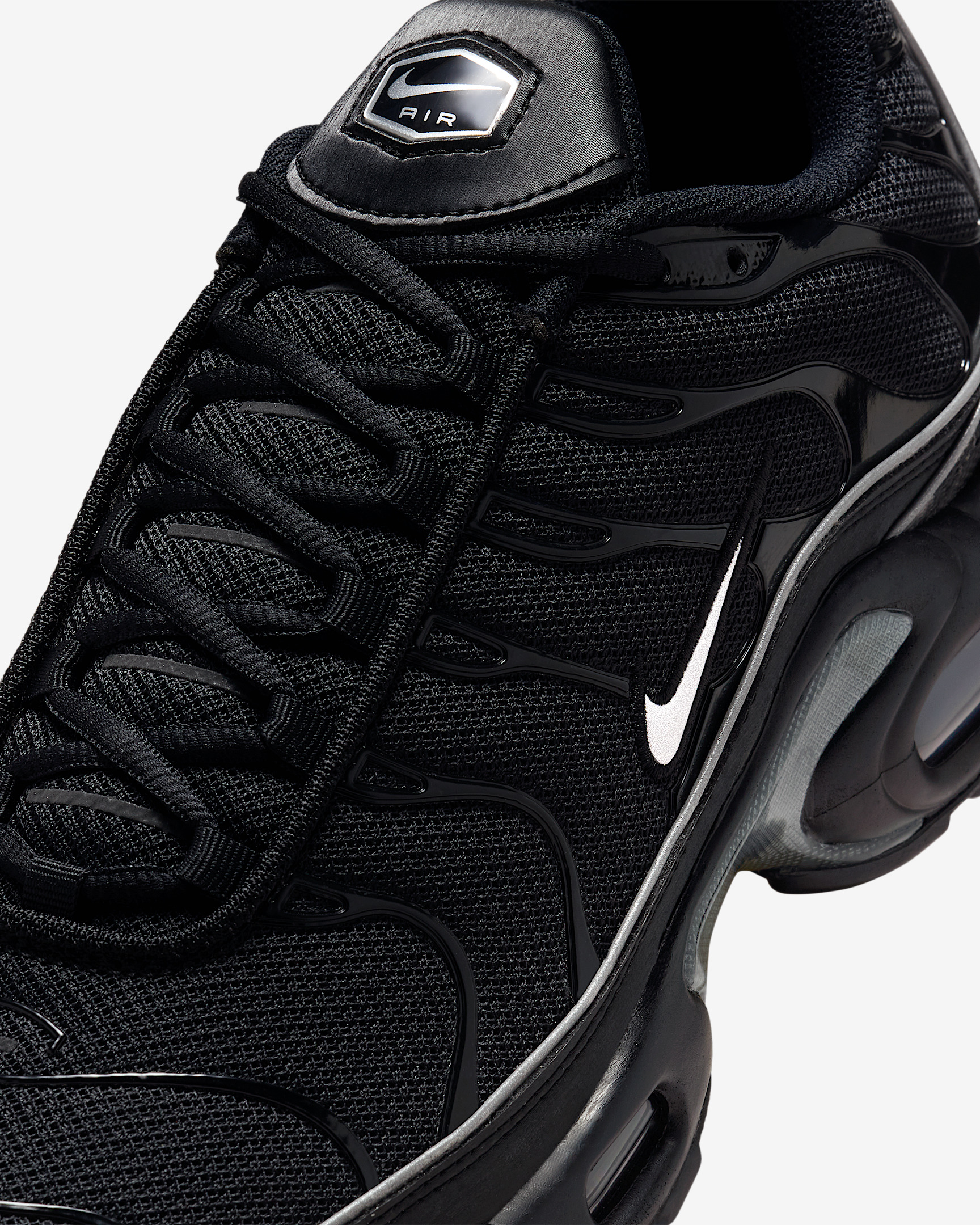 Nike Air Max Plus OG Men's Shoes with Reflective Accents - 7