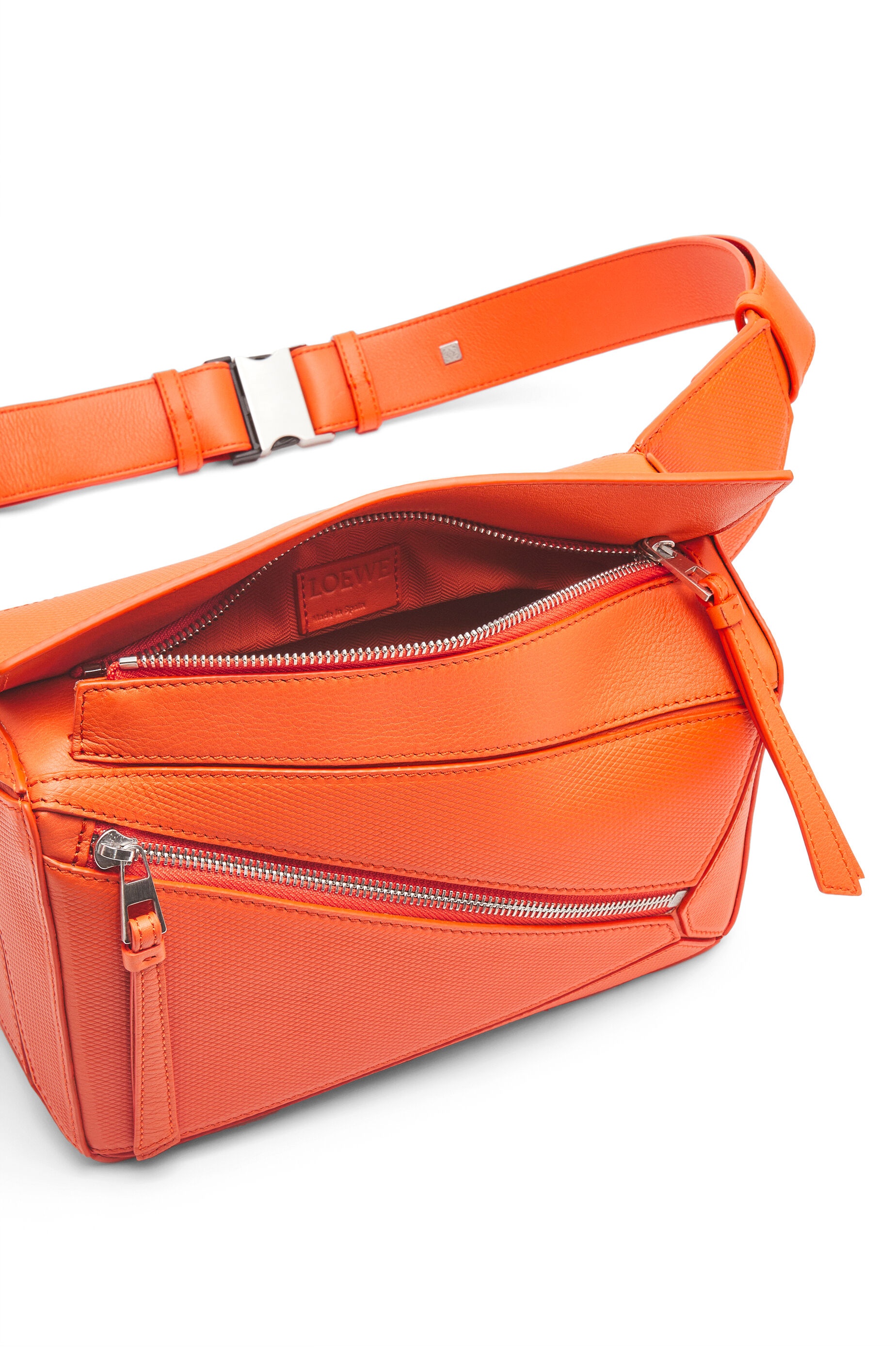 Small Puzzle bumbag in diamond calfskin - 7
