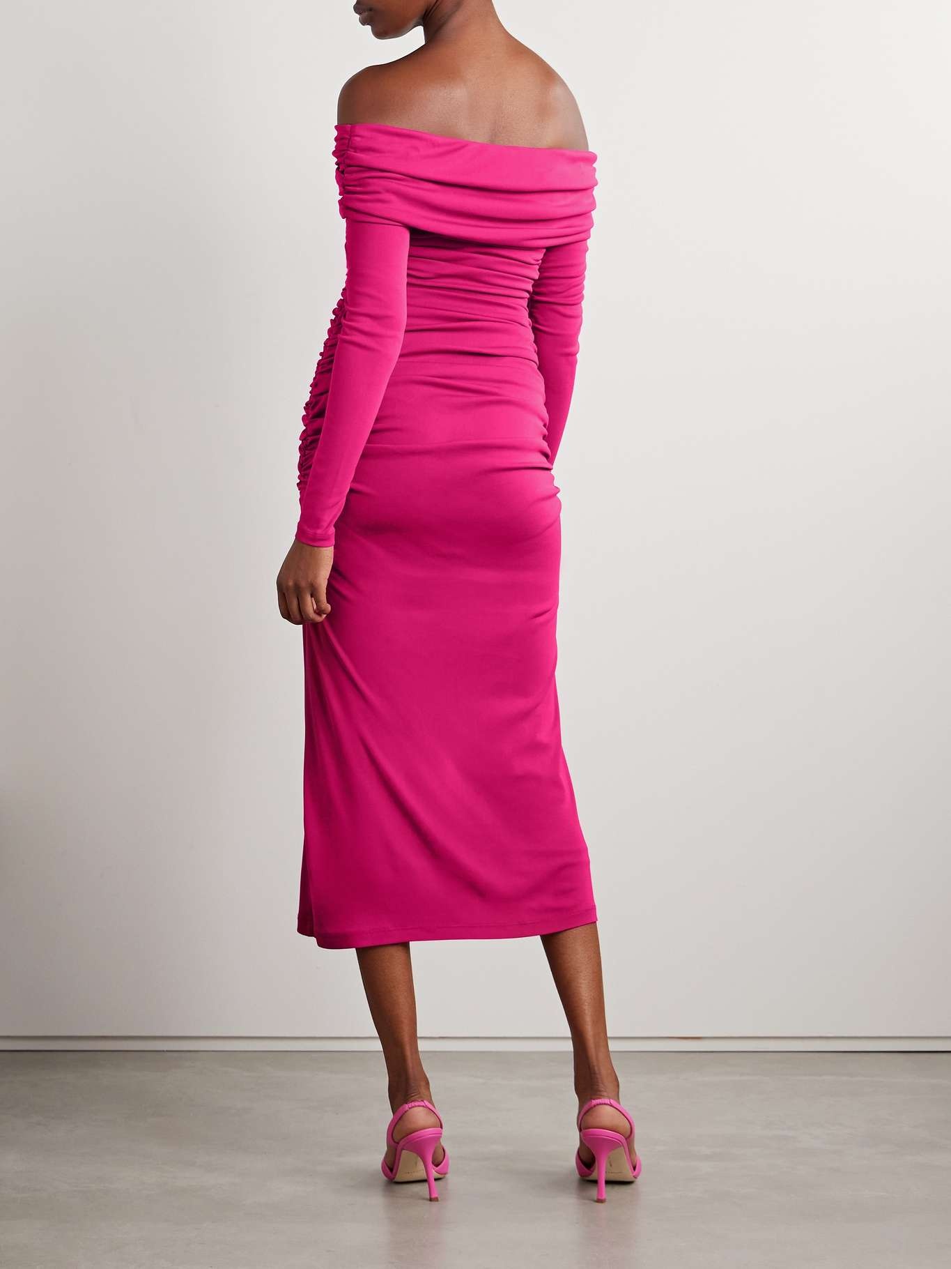 Off-the-shoulder ruched stretch-jersey midi dress Fuchsia - 3