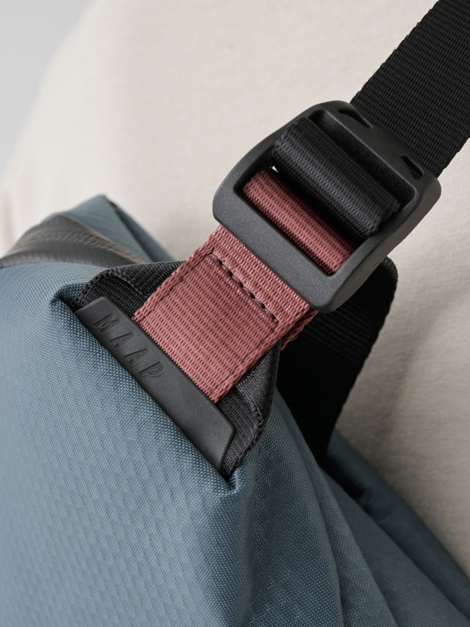 maap&côte&ciel Sling Bag - 7