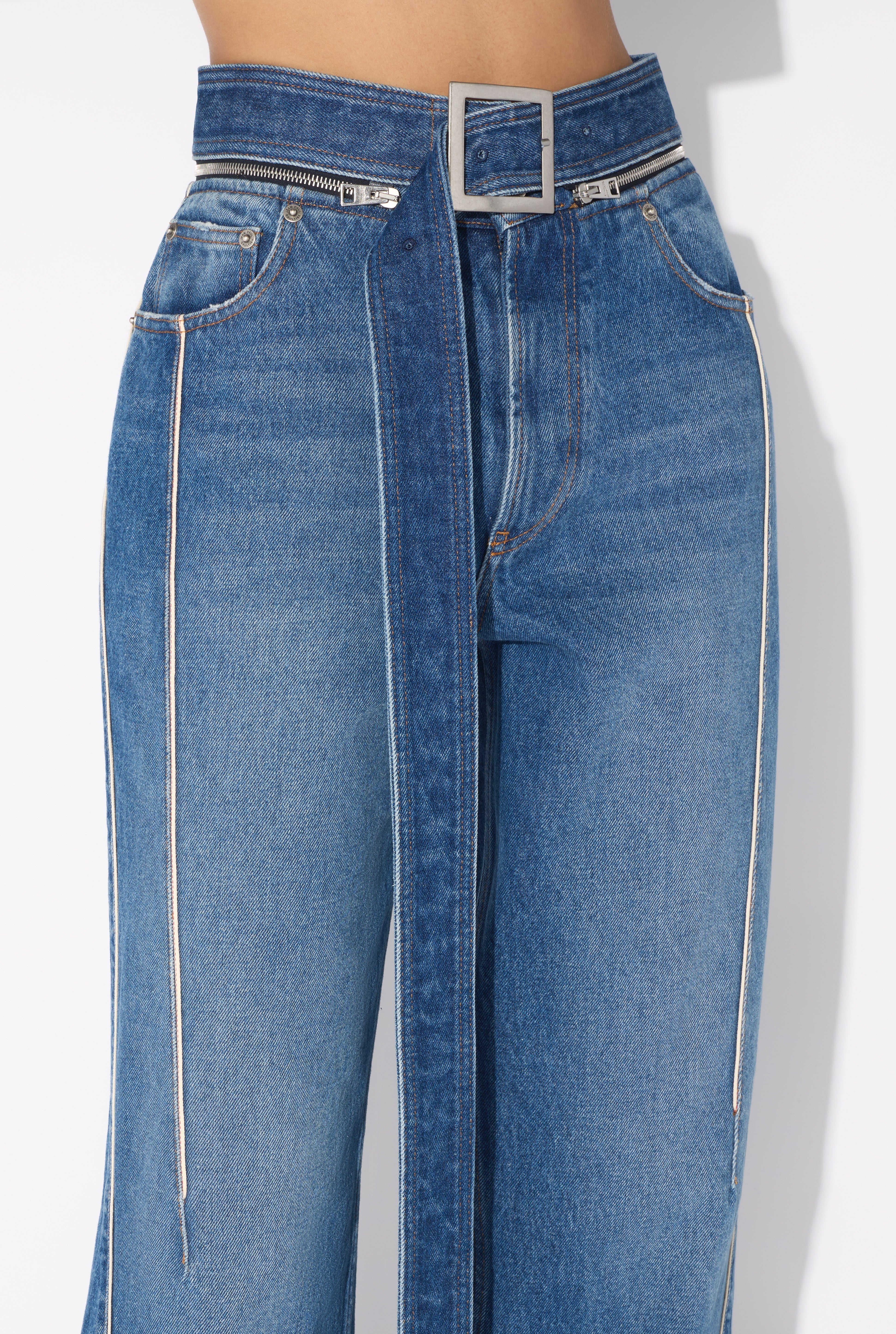 THE BELTED DENIM JEANS - 6