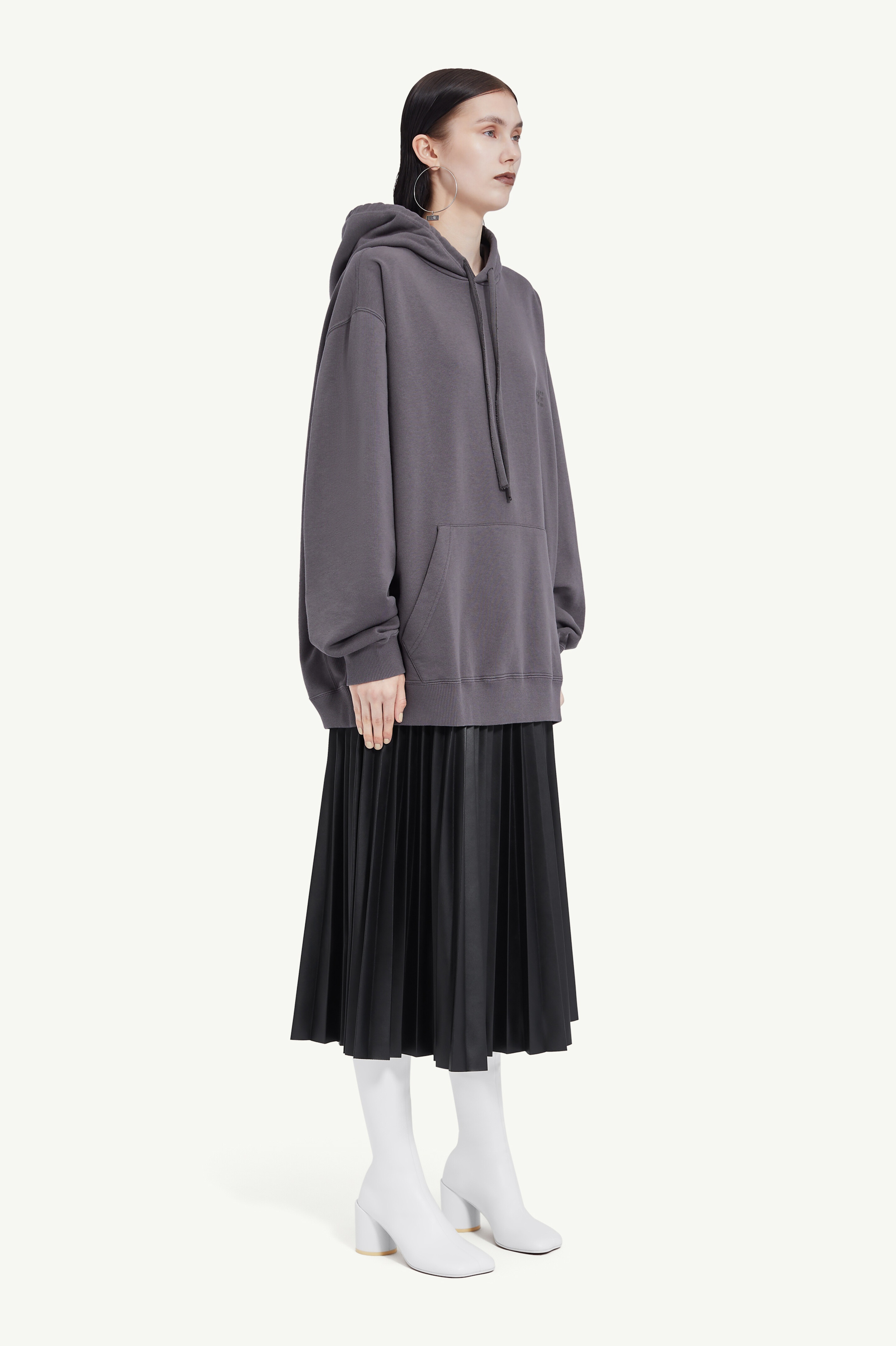 Long-sleeve hooded sweatshirt - 3