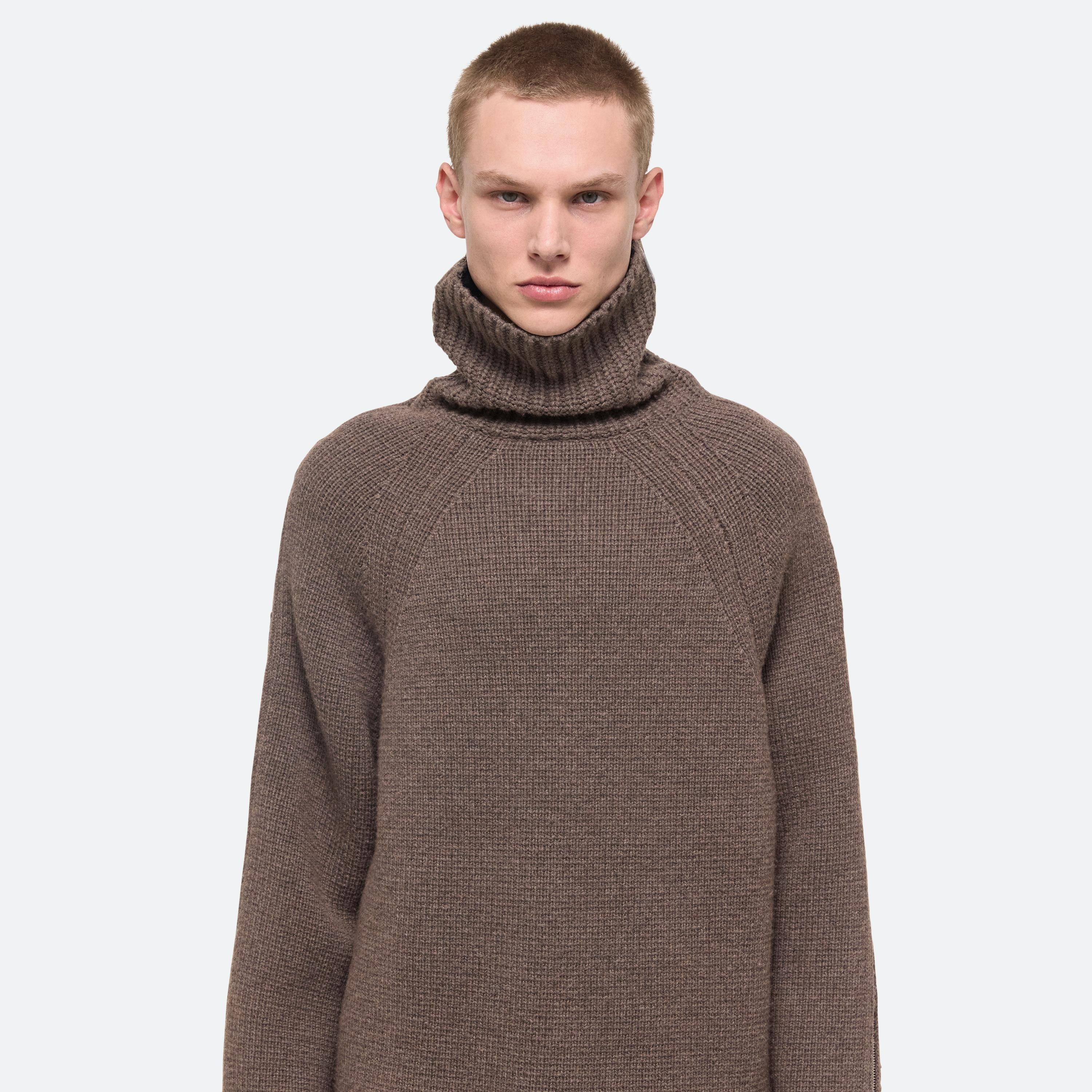 SUITCASE TURTLENECK - 10