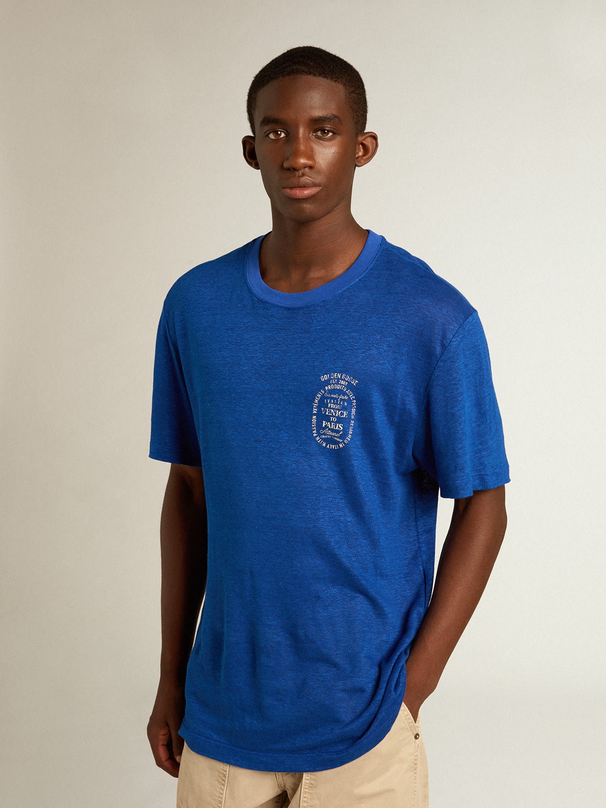 Men’s blue-colored linen T-shirt with print on the chest - 5