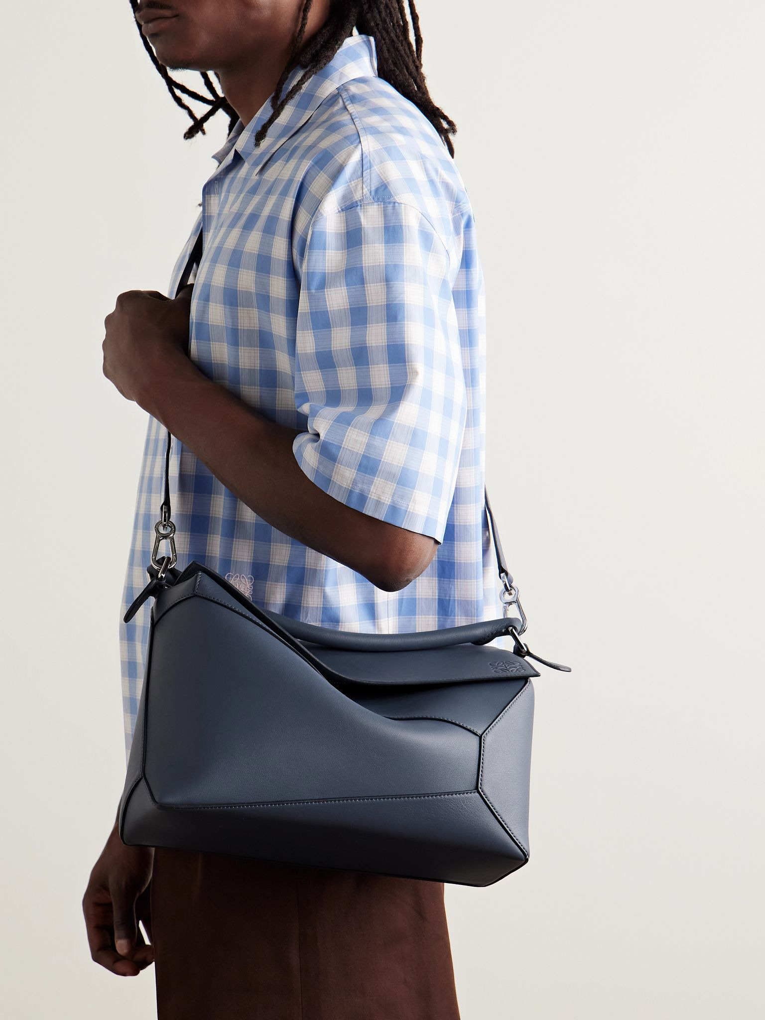 Puzzle Edge Large Logo-Debossed Leather Messenger Bag Blue - 6