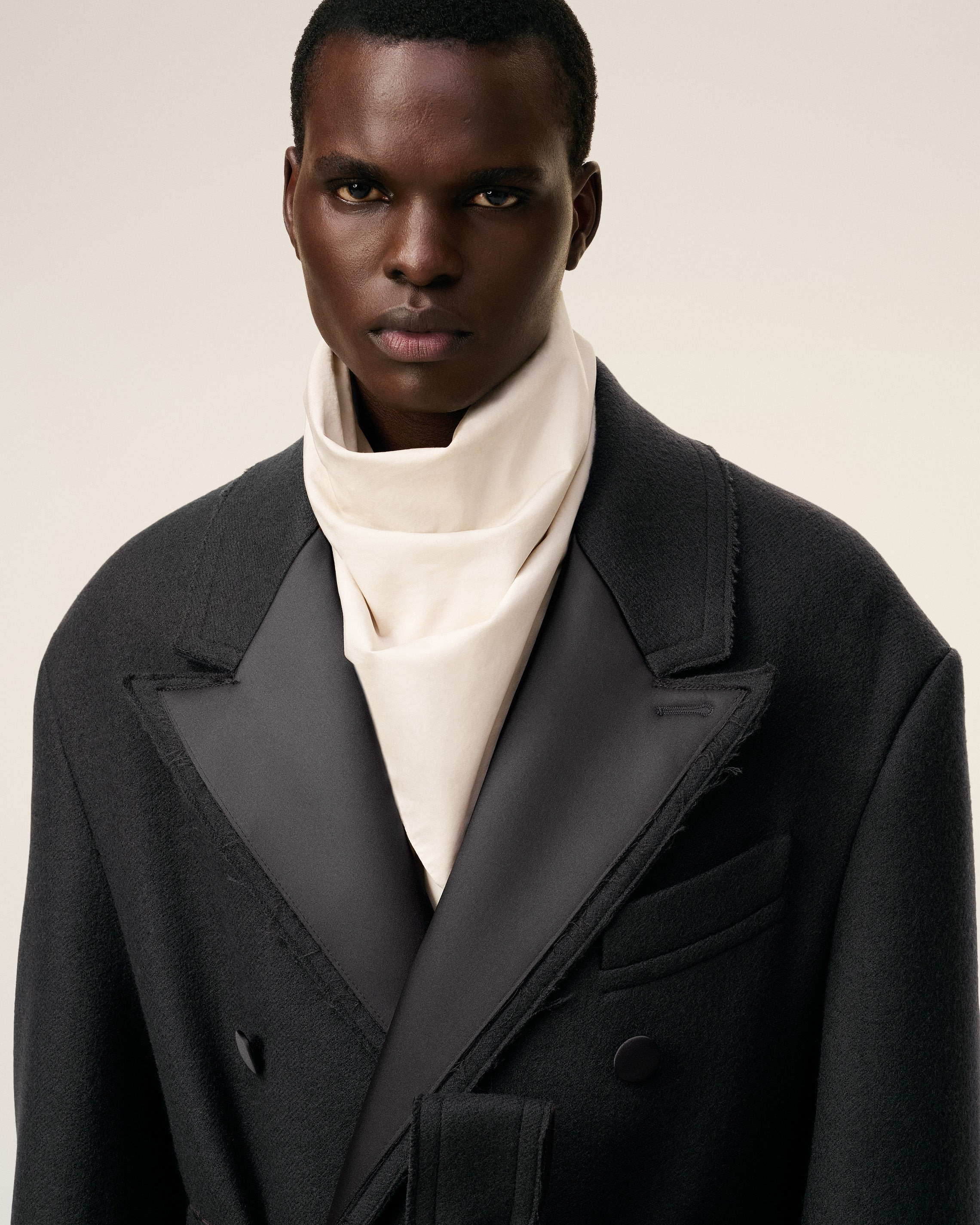 BLACK WOOL SMOCKING DOUBLE BREASTED LONG COAT - 4