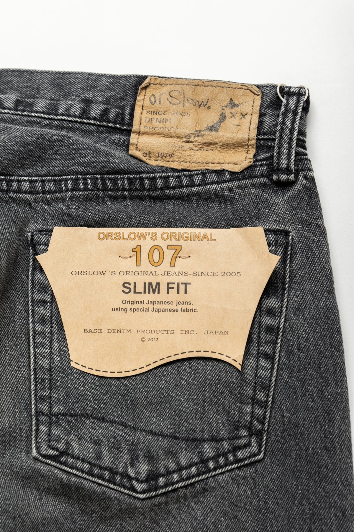 107 Ivy Fit Black Denim Stone Wash - 9