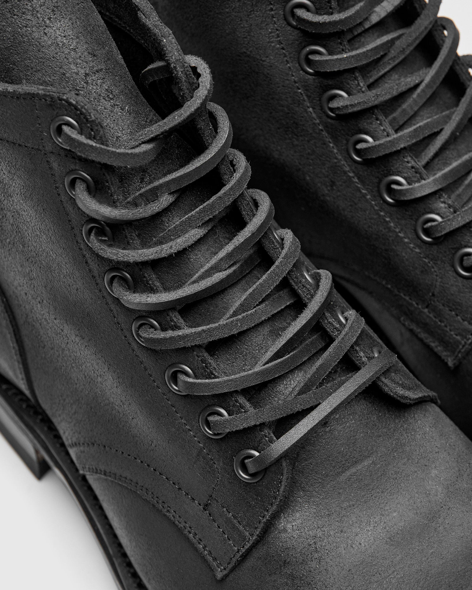 Service Boot 310 in Black Waxy Commander - 7