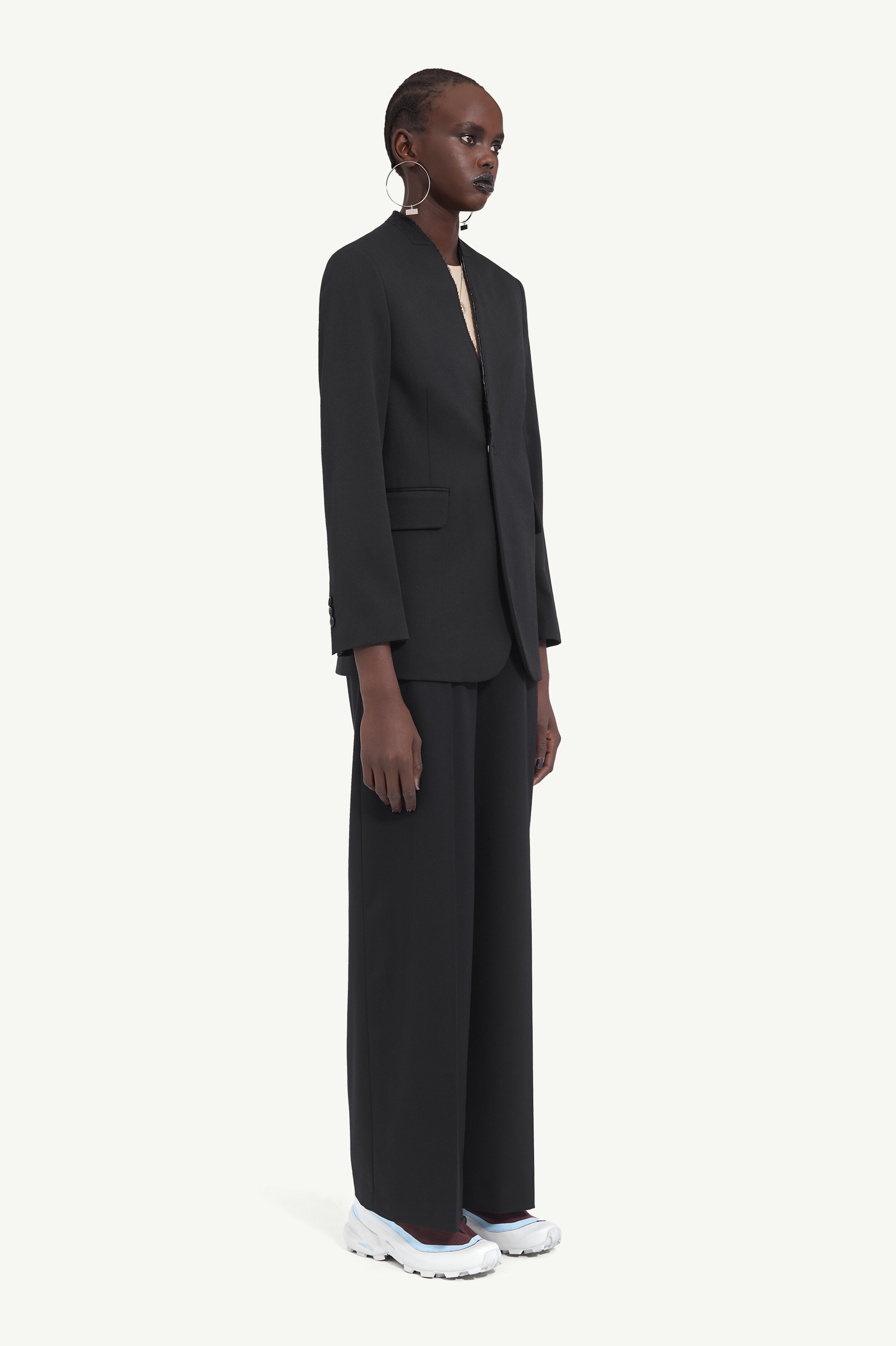 Collarless suit jacket - 3