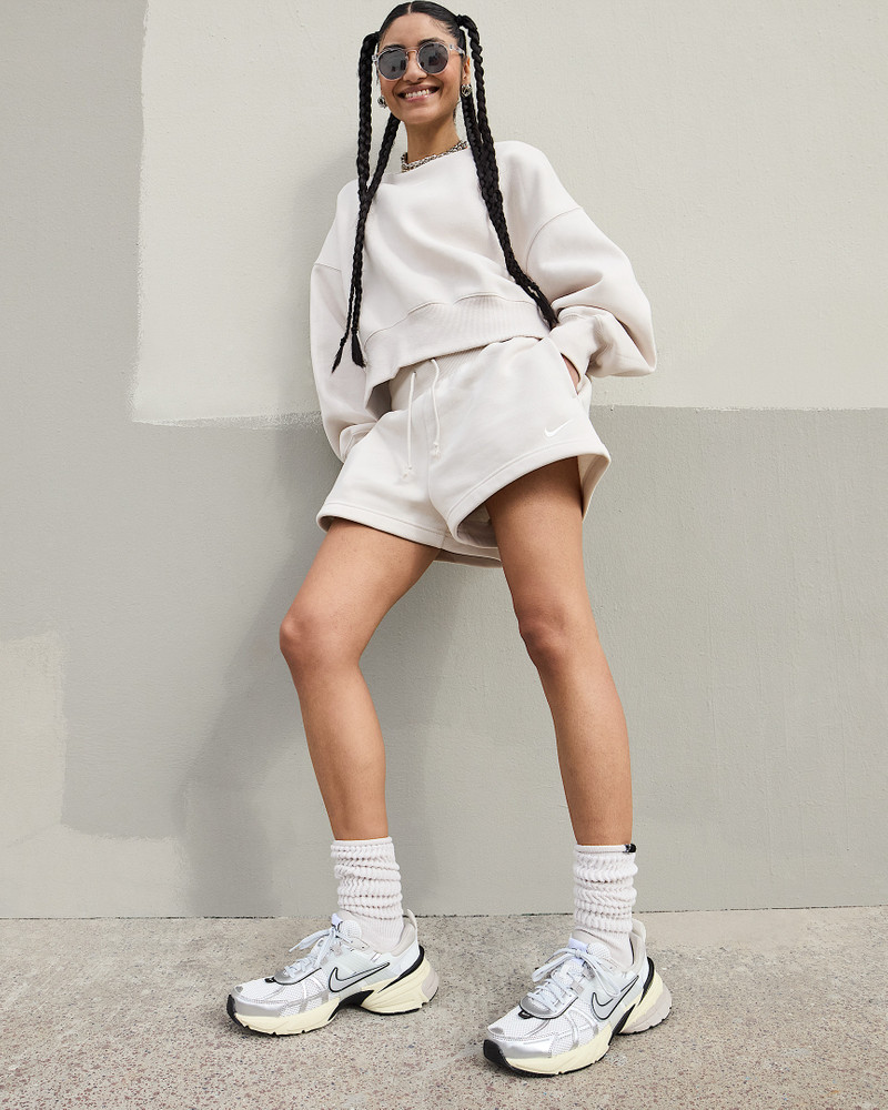 Nike Nike V2K Run Shoes outlook