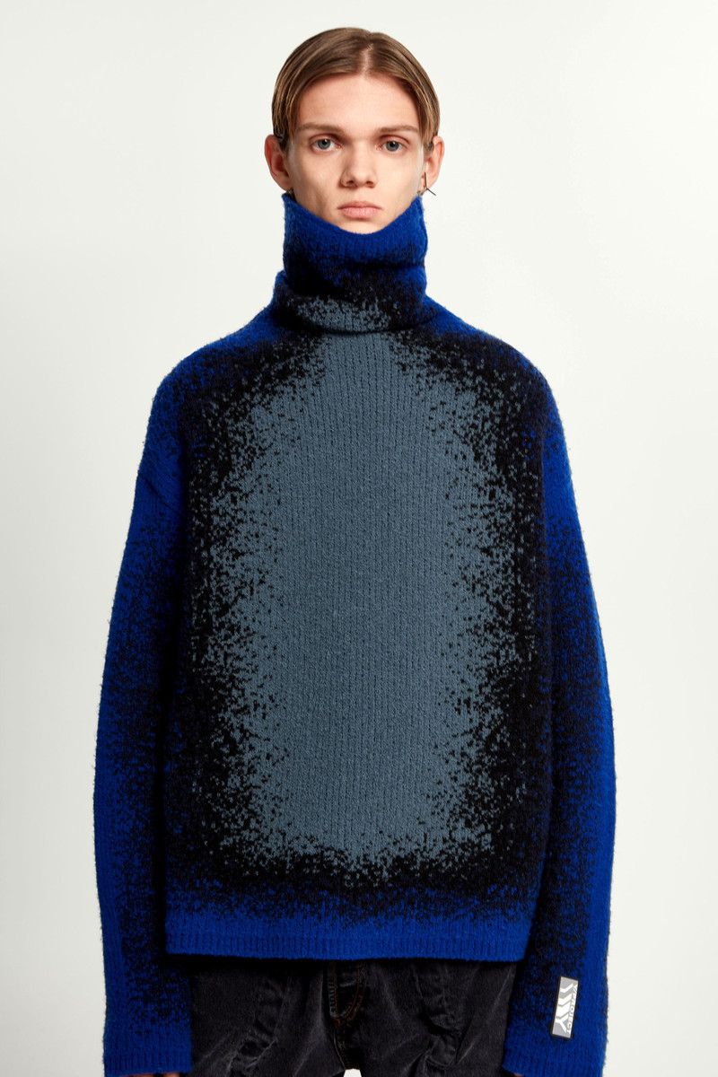 Gradient Heavy Knit Turtleneck 4