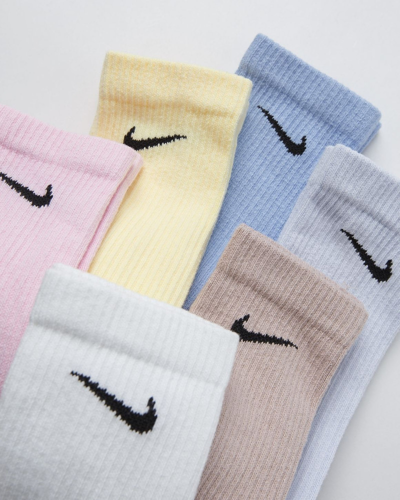 Nike Everyday Plus Cushioned Training Crew Socks (6 Pairs) outlook
