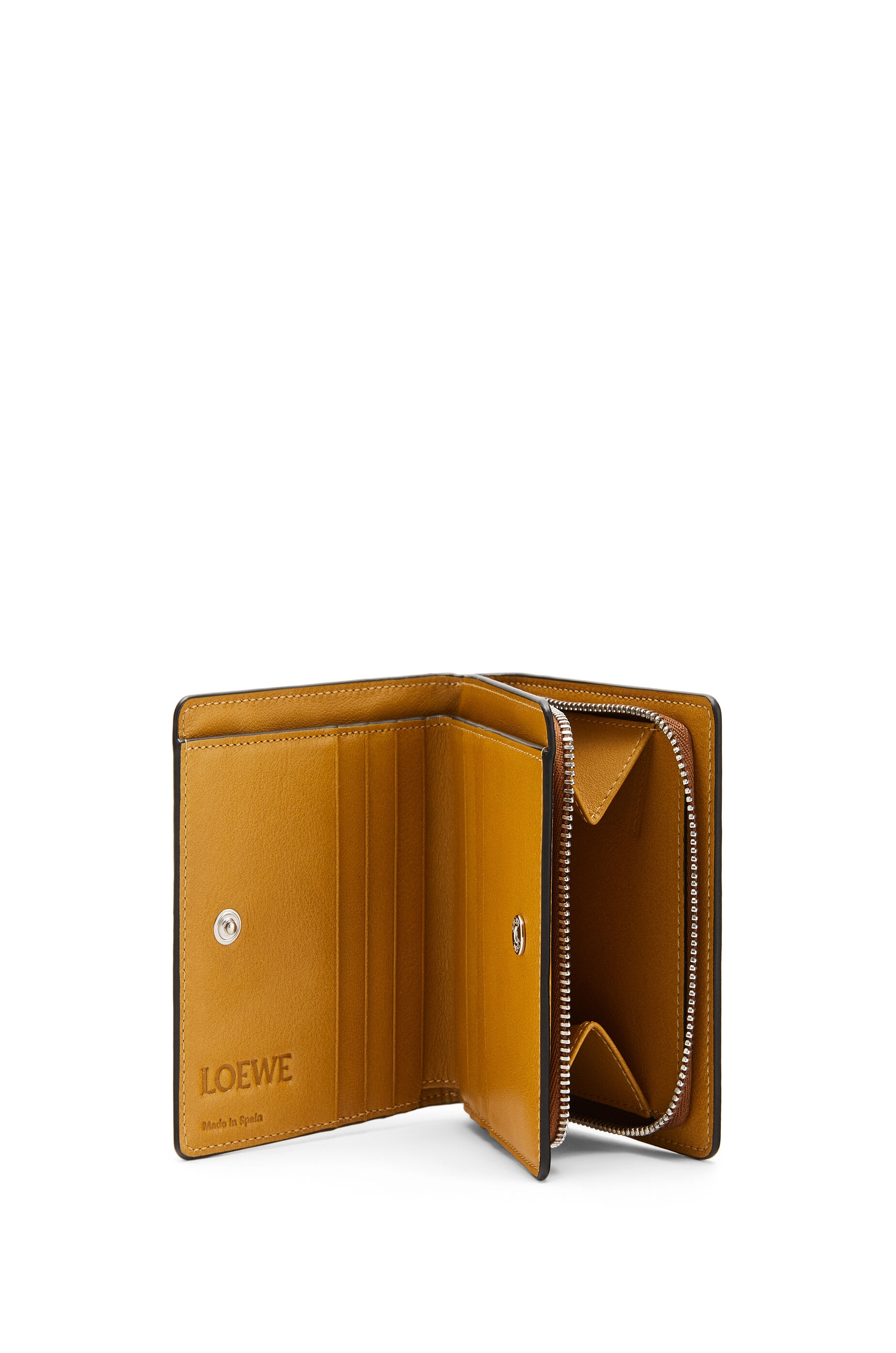 Compact zip wallet in classic calfskin - 2