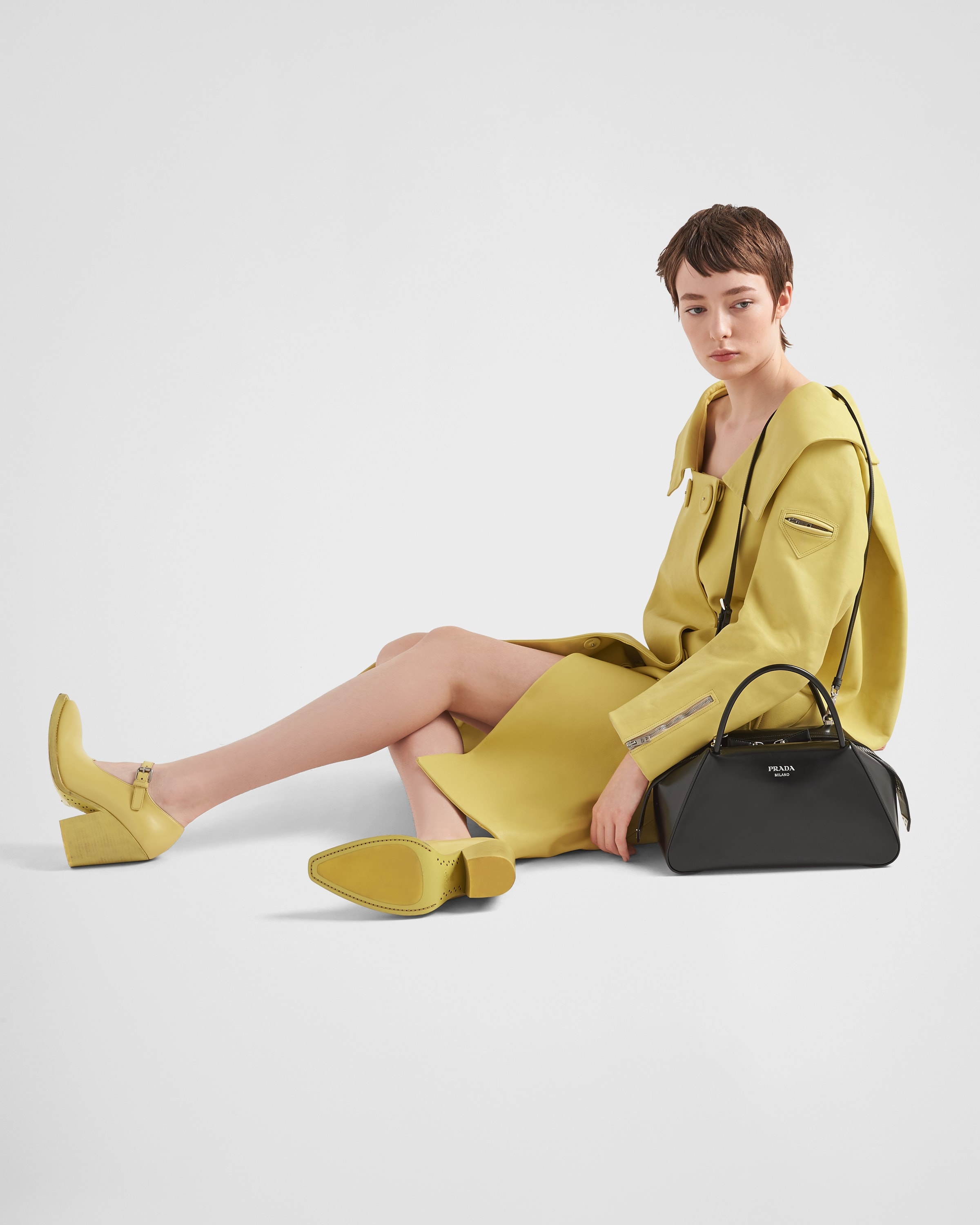 Leather coat with wide collar - 6