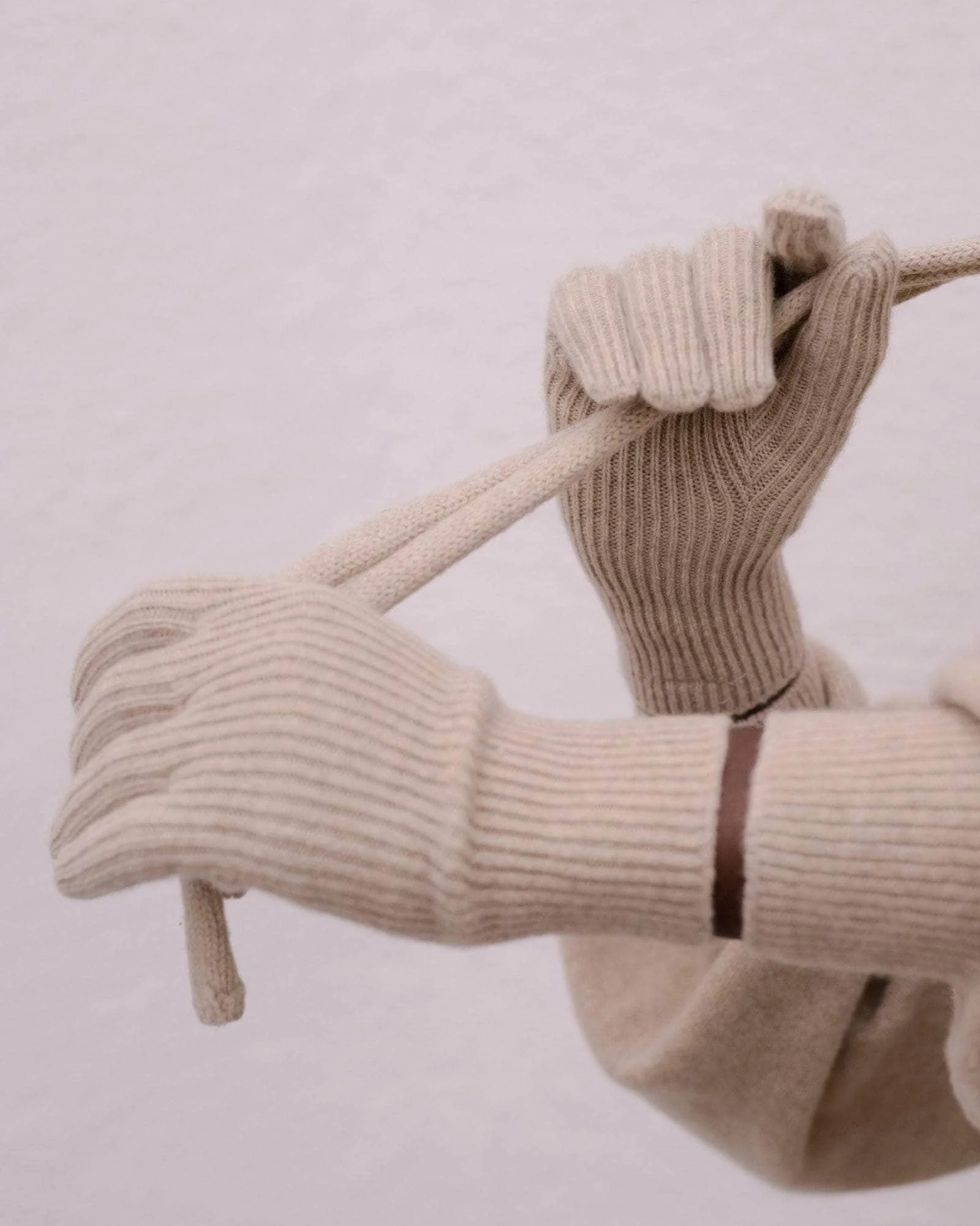 Ribbed Gloves - Recycled Cashmere Rib - 1