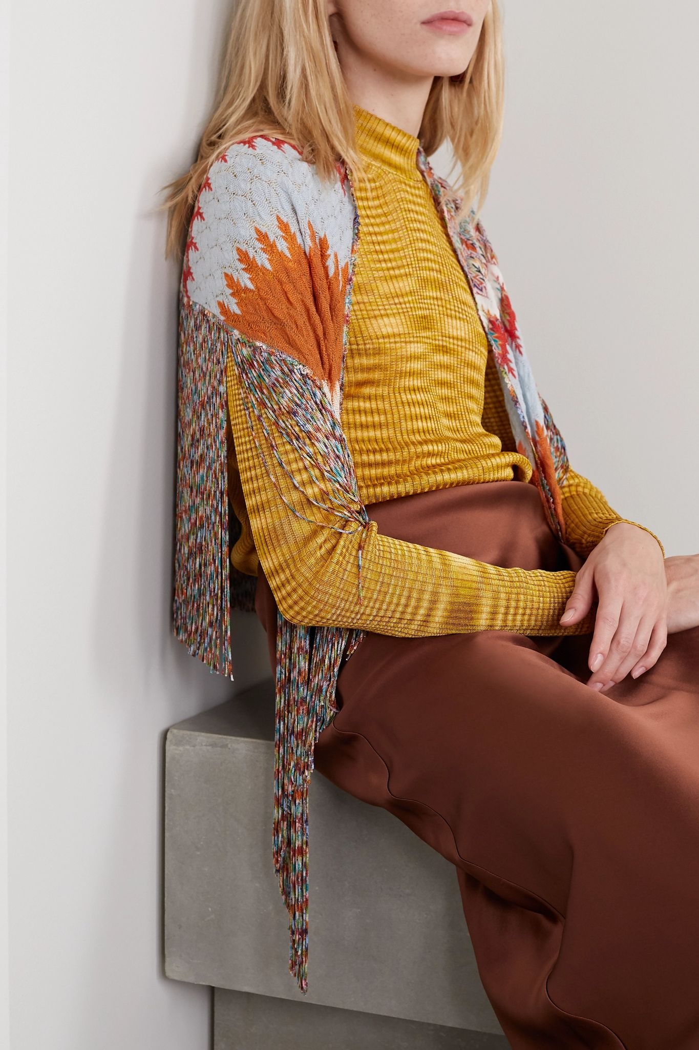 Fringed crochet-knit wrap - 2