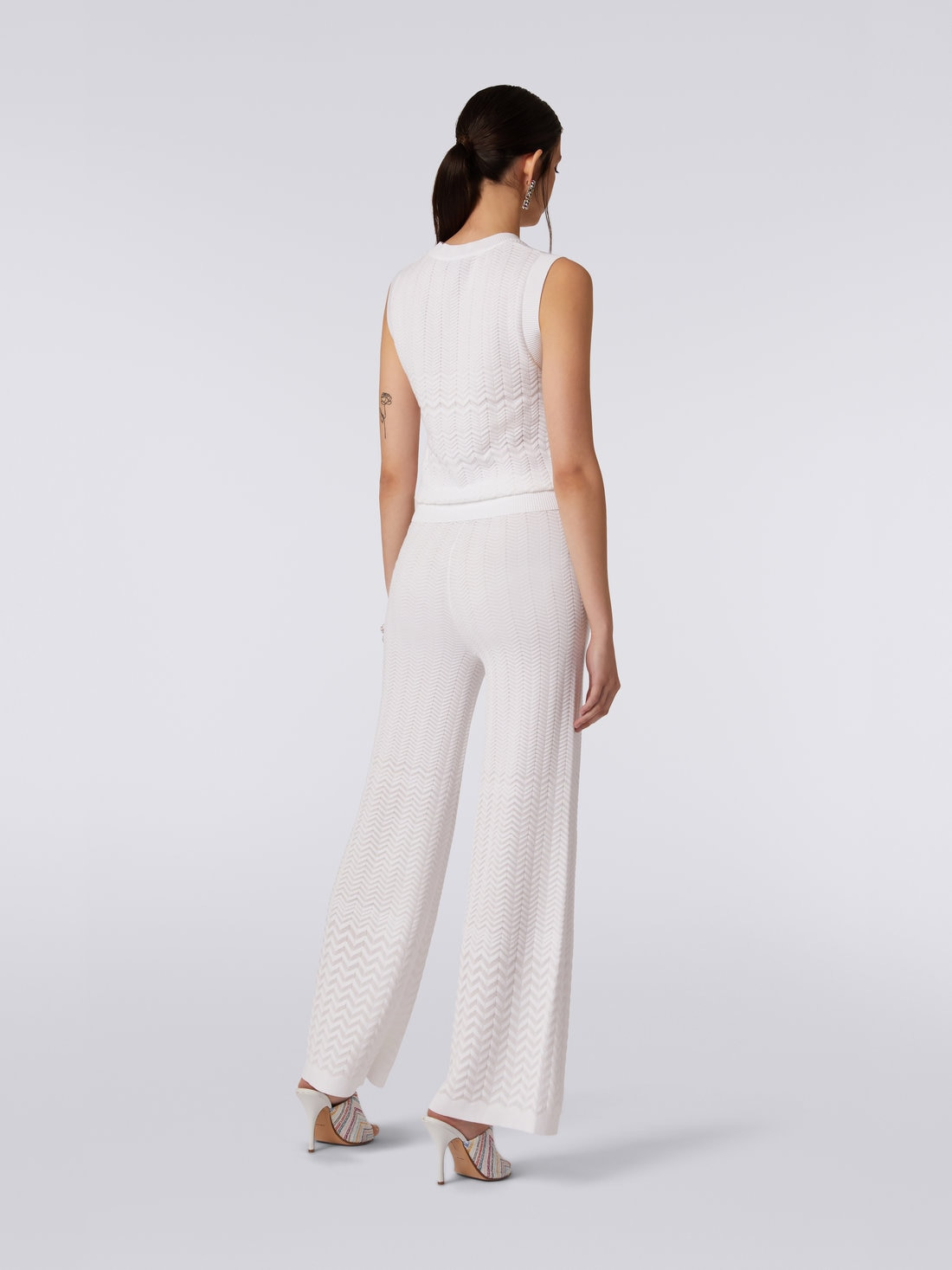 Sleeveless cotton and viscose top with tone-on-tone zigzag - 4