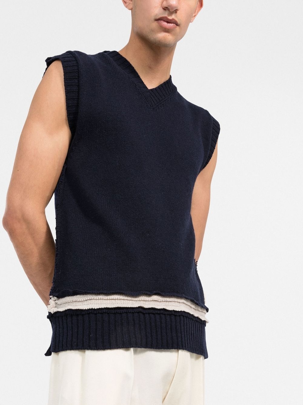 sleeveless V-neck jumper - 3