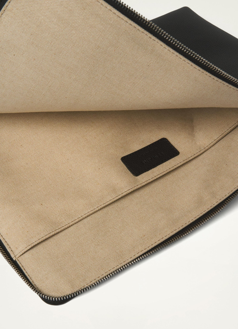 DOCUMENT HOLDER
SOFT GRAINED LEATHER 6