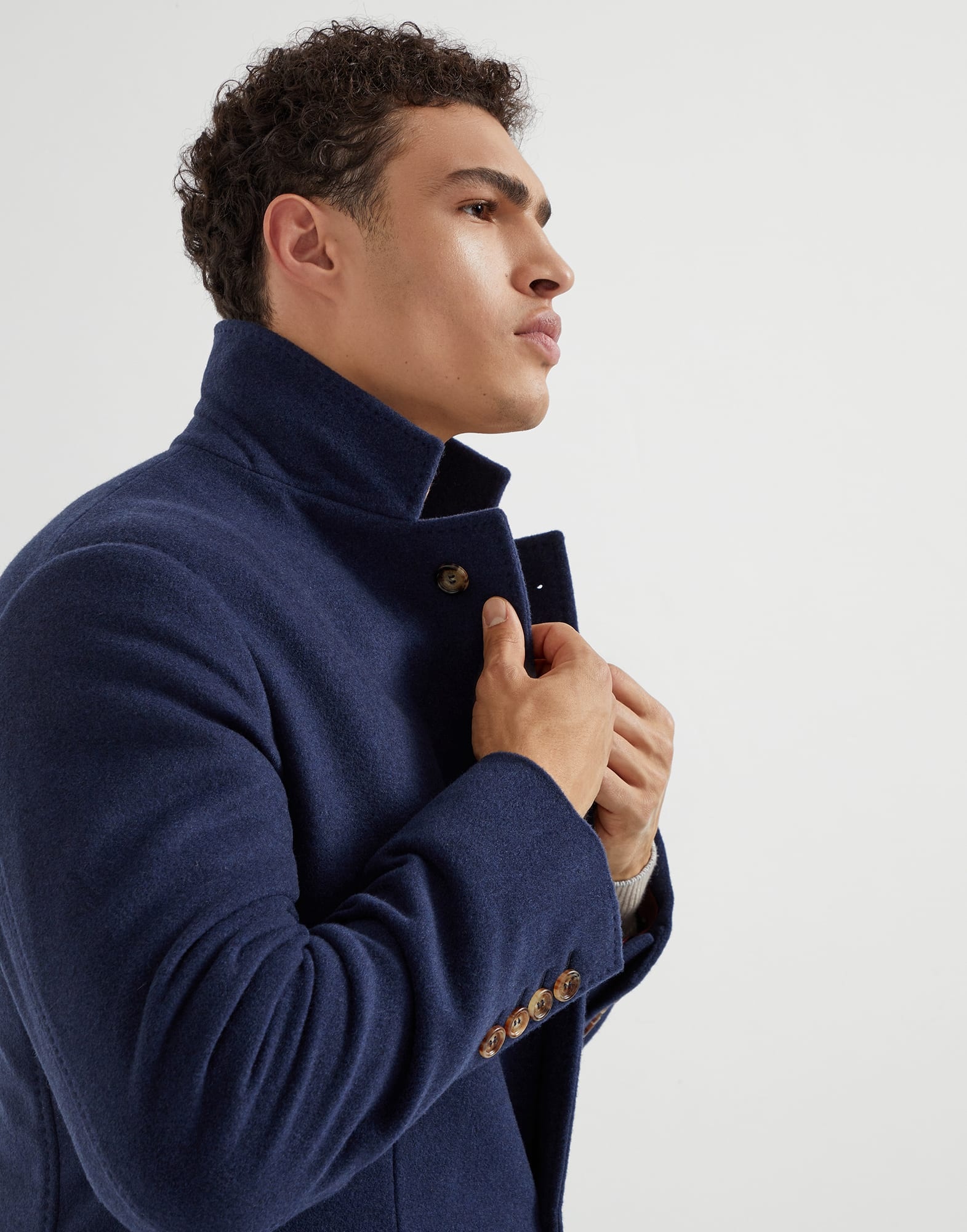 Lightweight water-resistant cashmere coat with double vents - 3