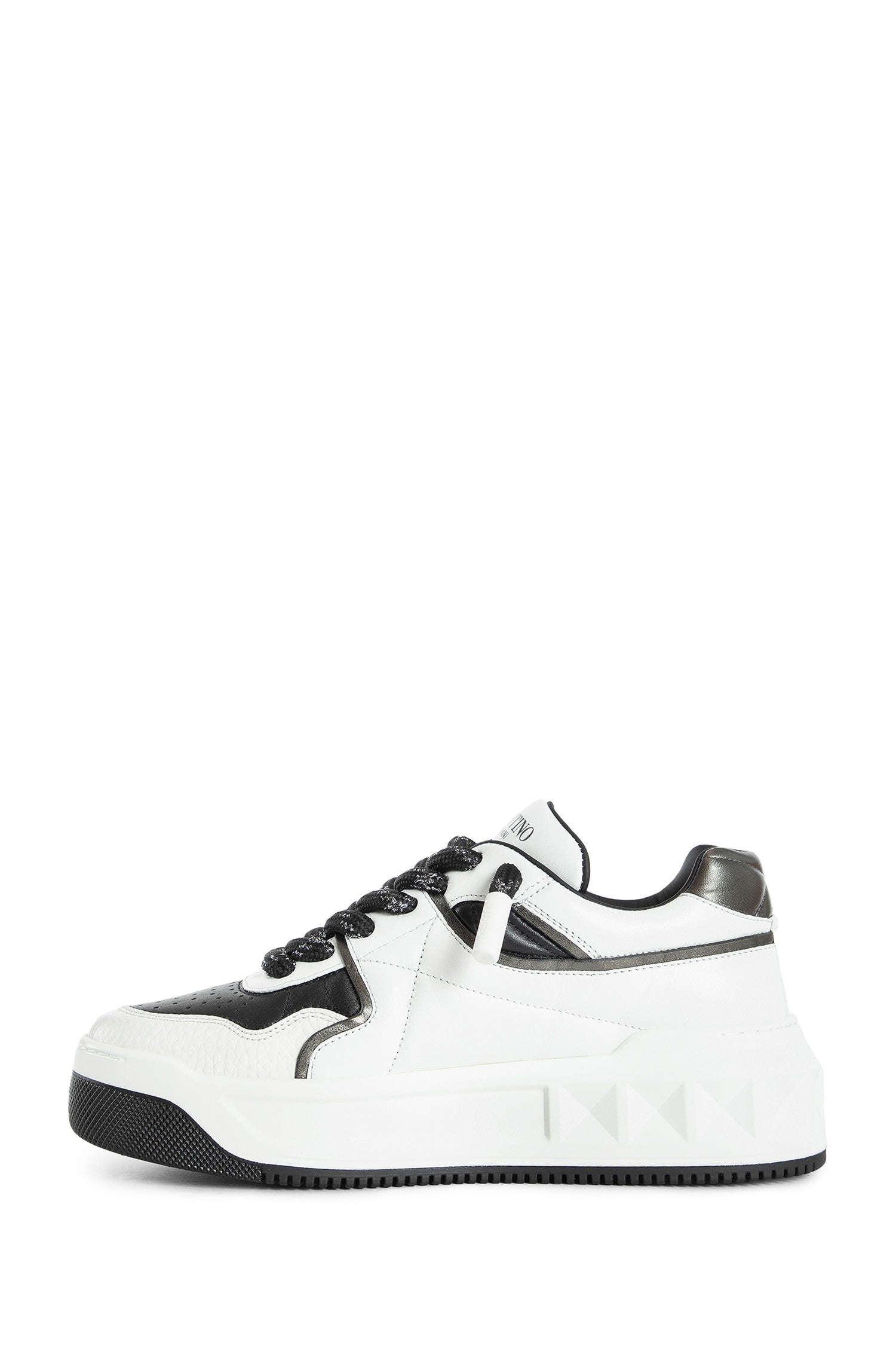 One-Stud-Low-Top-Sneakers-In-Nappa - 4