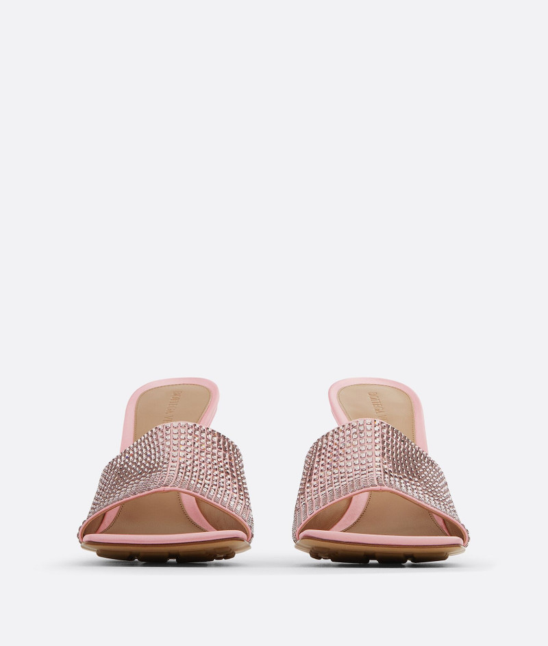 Bottega Veneta stretch outlook