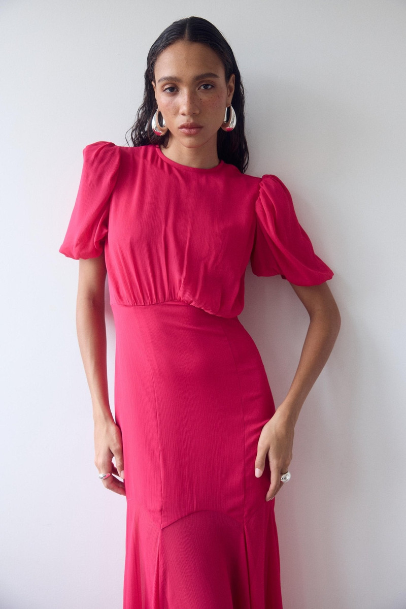 De La Vali AGUA MAXI DRESS IN FUCHSIA CRINKLE CHIFFON outlook