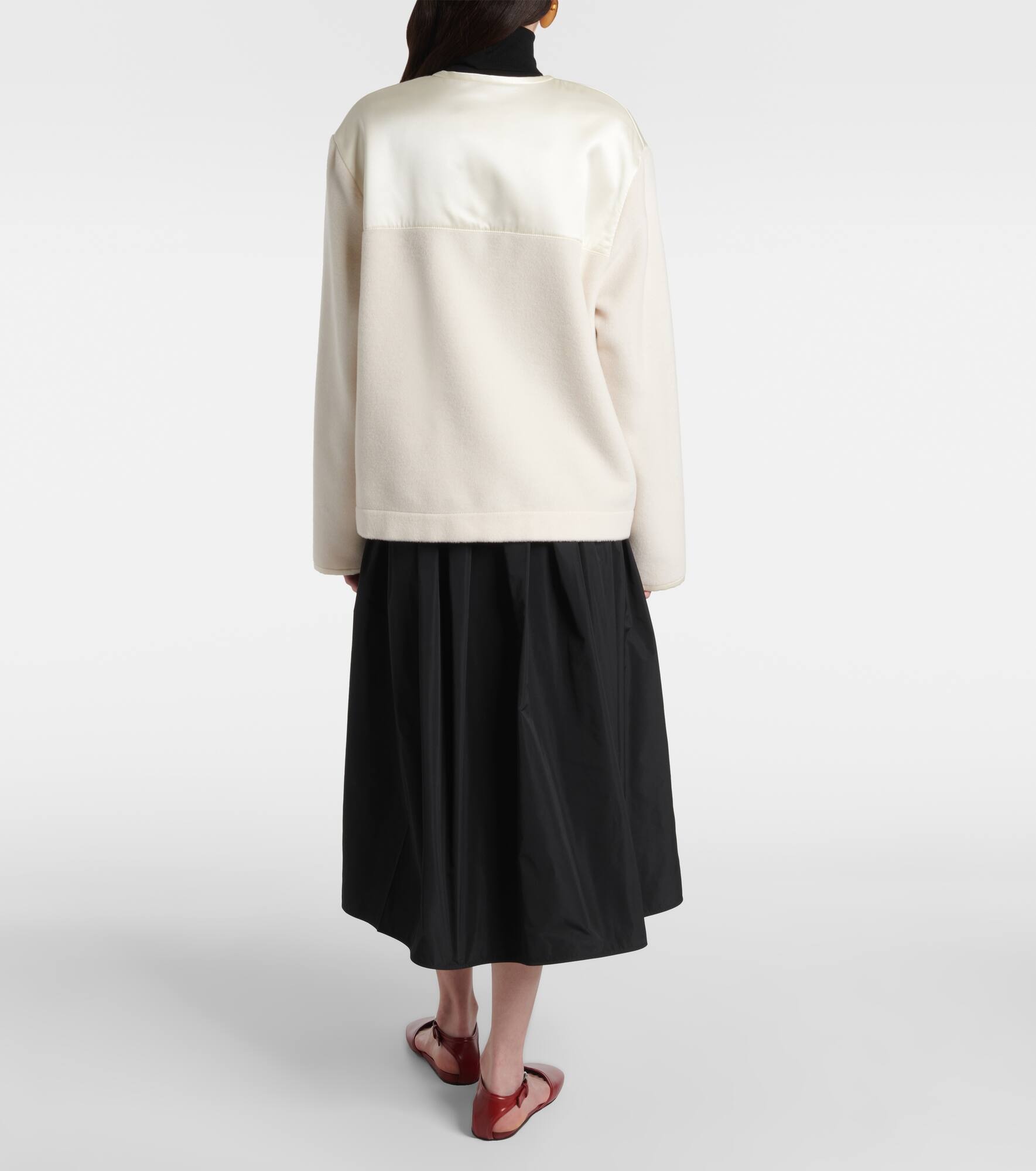 Satin-trimmed virgin wool jacket - 3