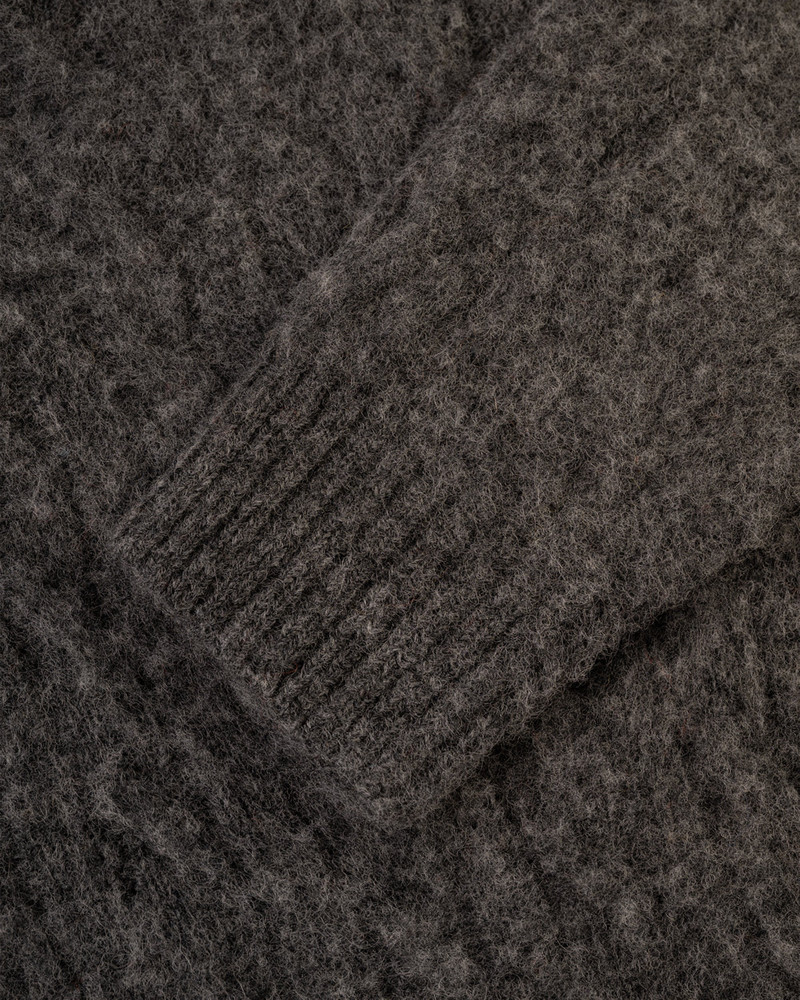 MADE-IN-SCOTLAND GRAY SHAGGY DOG CABLEKNIT SWEATER - CLASSIC FIT 4