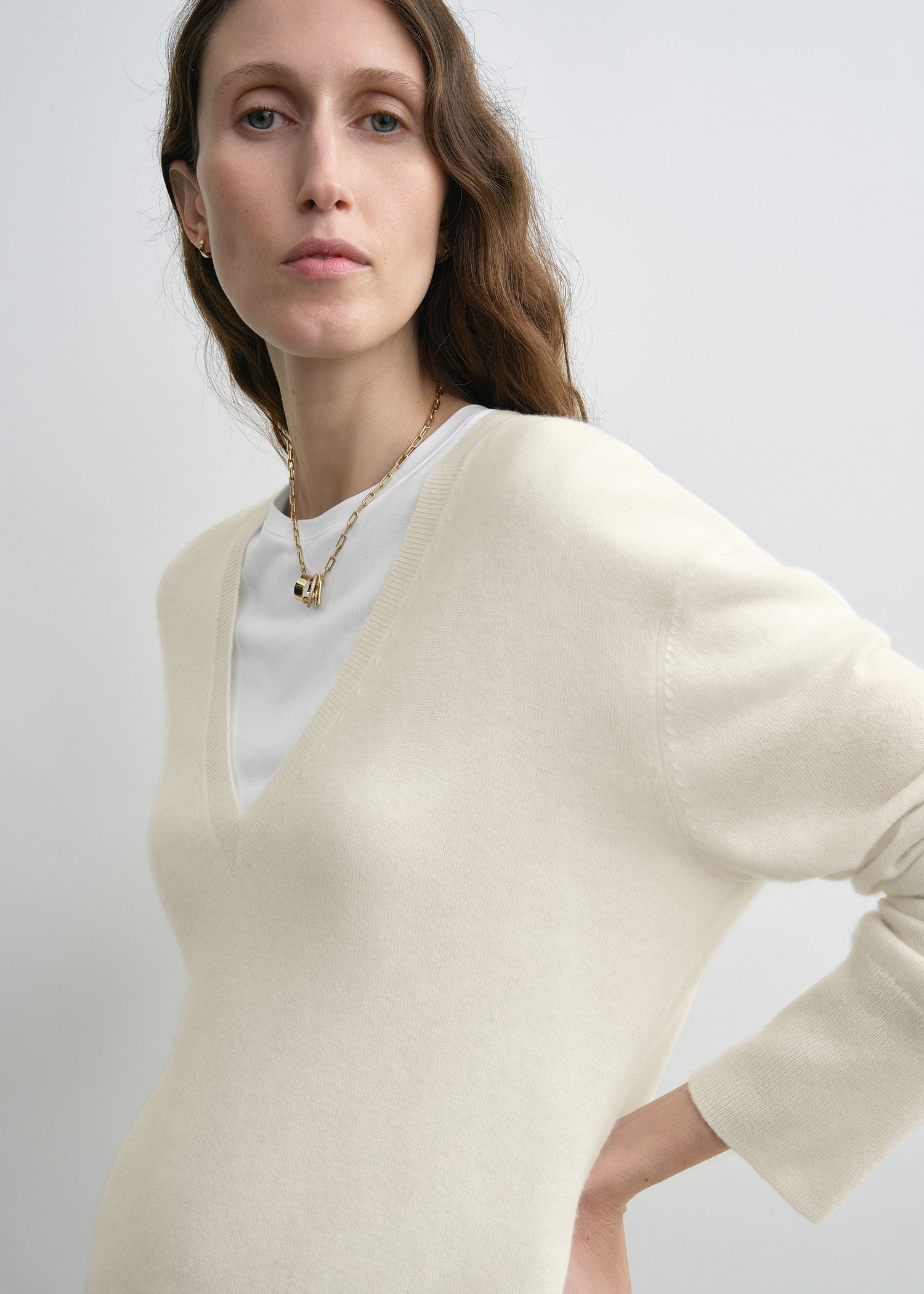 Cashmere V-neck knit ecru - 5