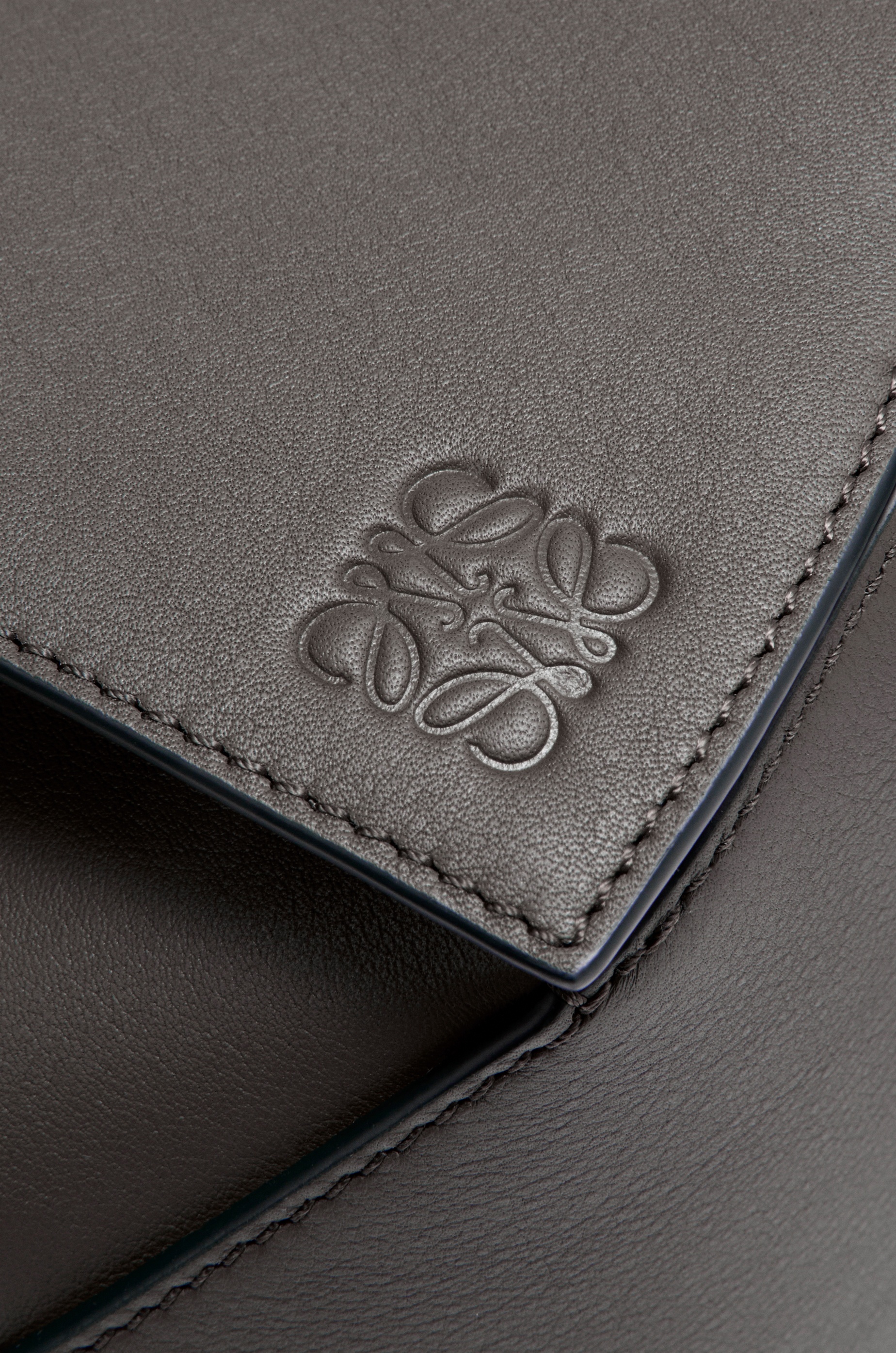 Small Puzzle bumbag in classic calfskin - 7
