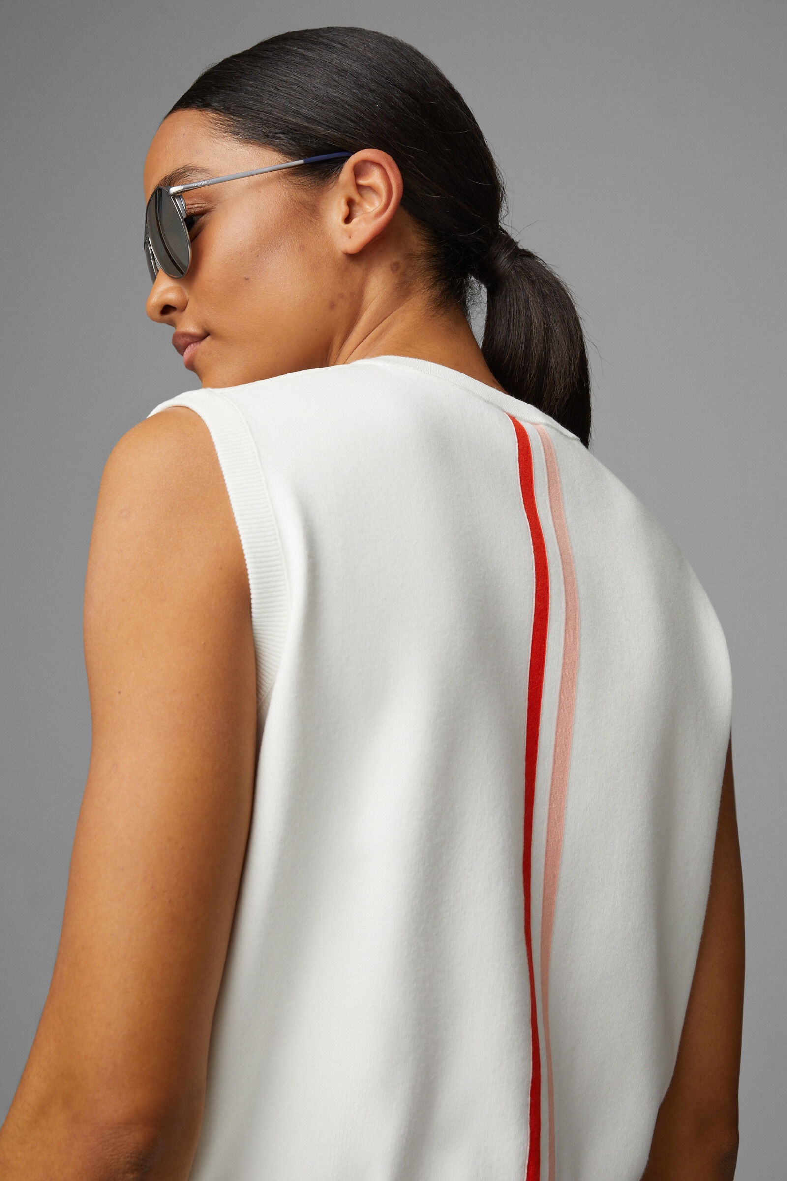Allisa Hybrid knitted vest in Off-white - 8