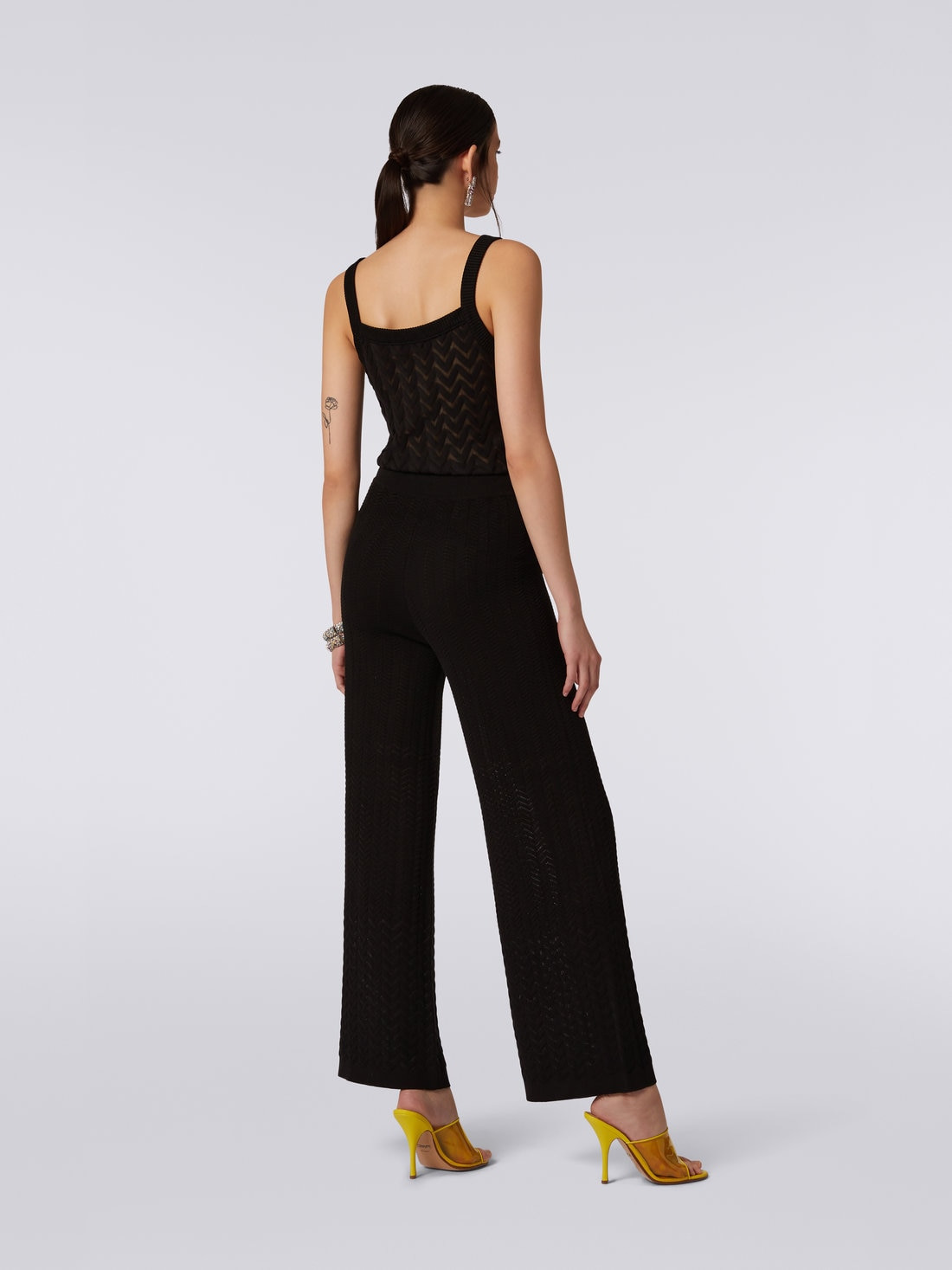 Straight knit trousers with tone-on-tone chevron - 4