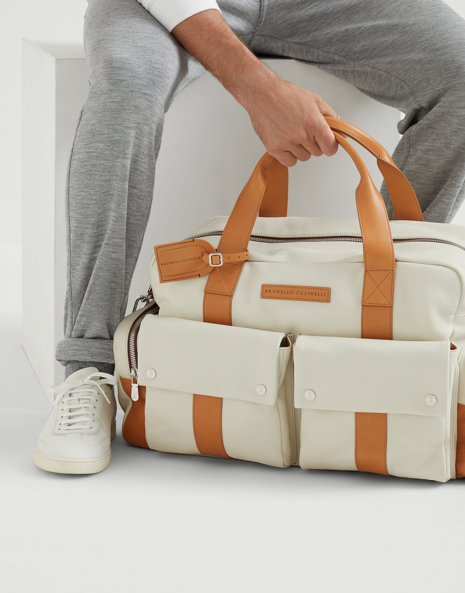 Grained calfskin and cowhide leisure bag - 4