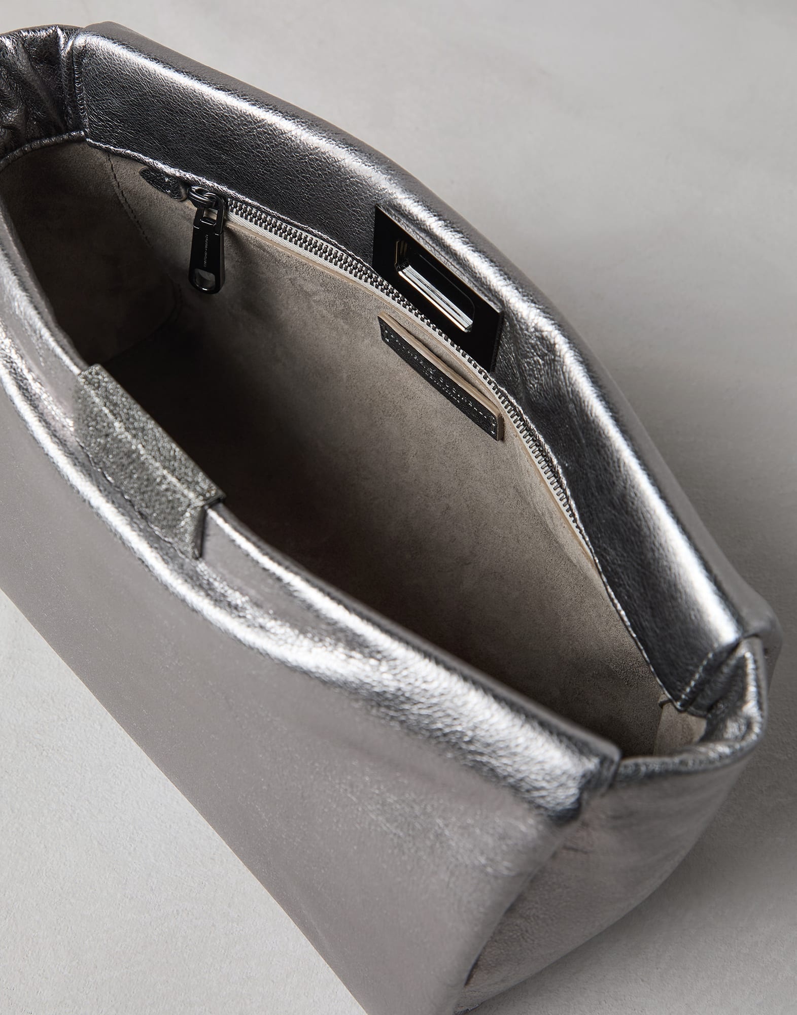Lamé calfskin clutch bag with shimmering detail - 5