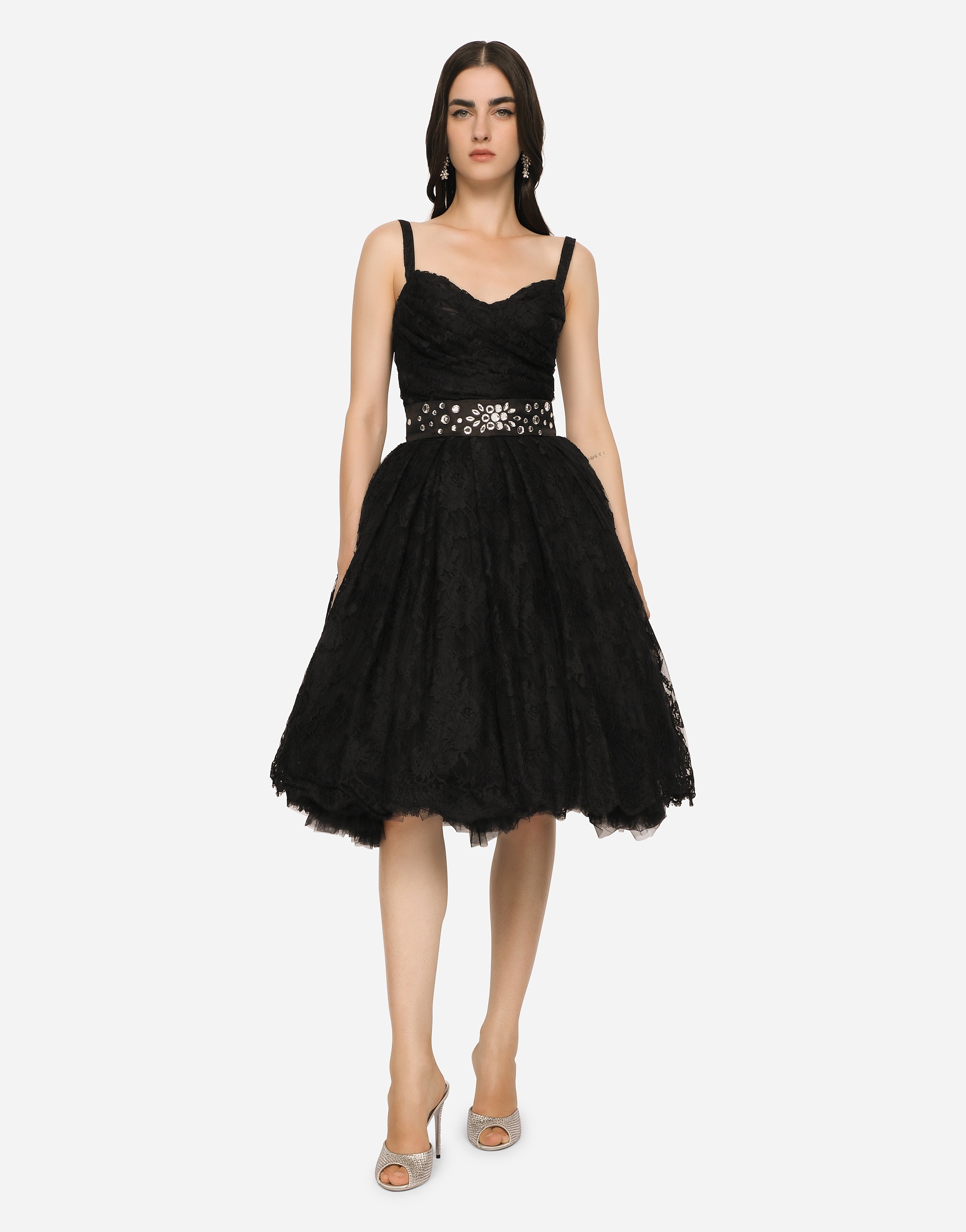 Short Chantilly lace dress - 2