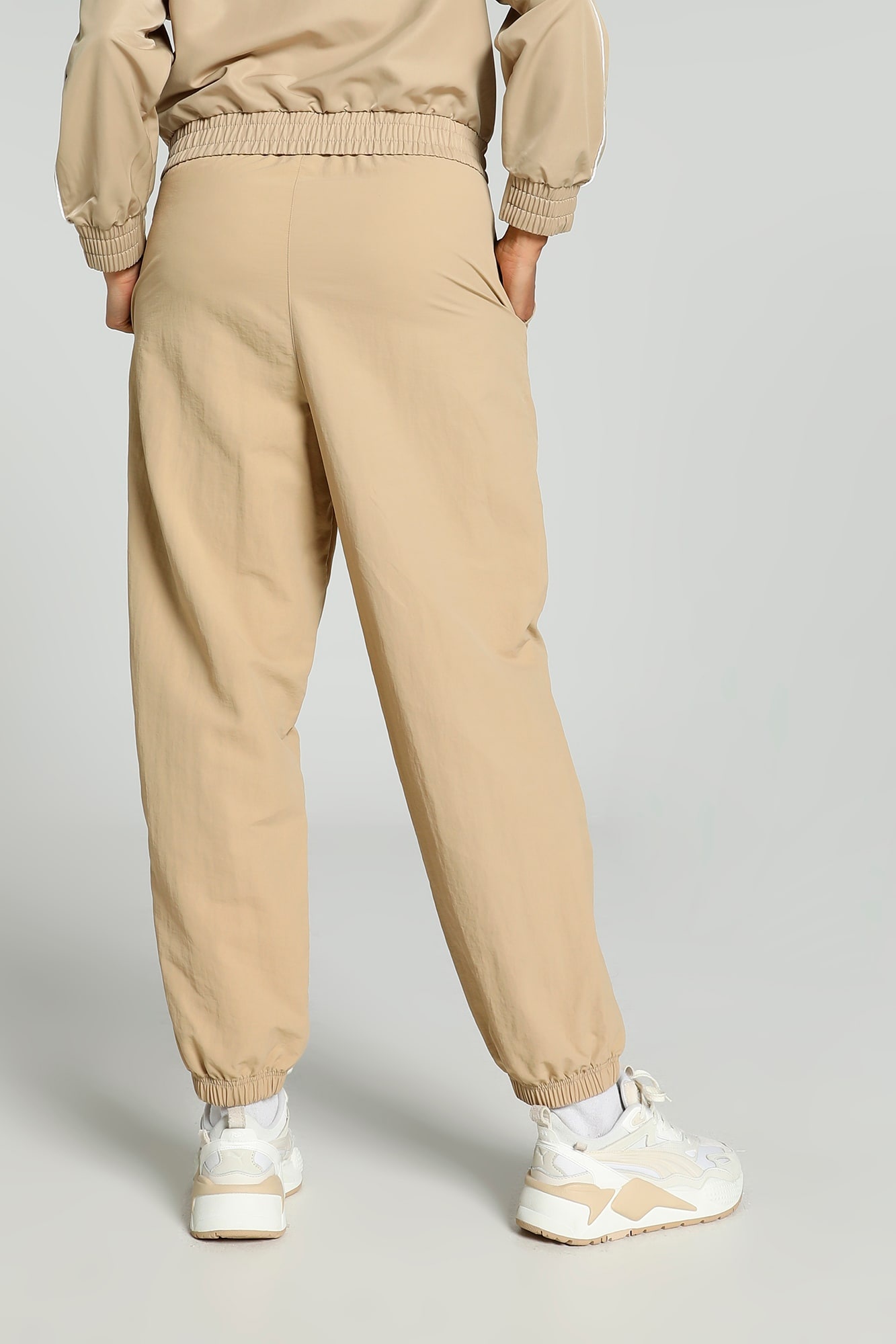 CLASSICS Relaxed Women's Sweatpants - 6