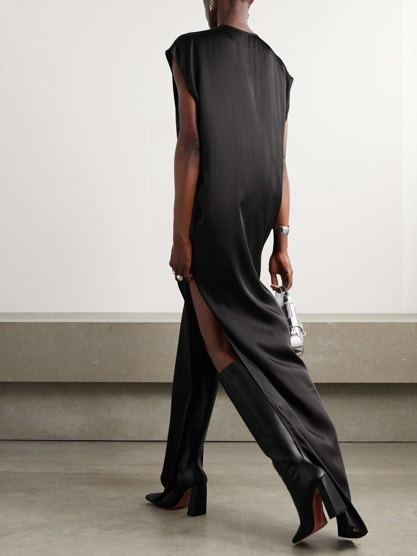Arrowhead satin gown - 4