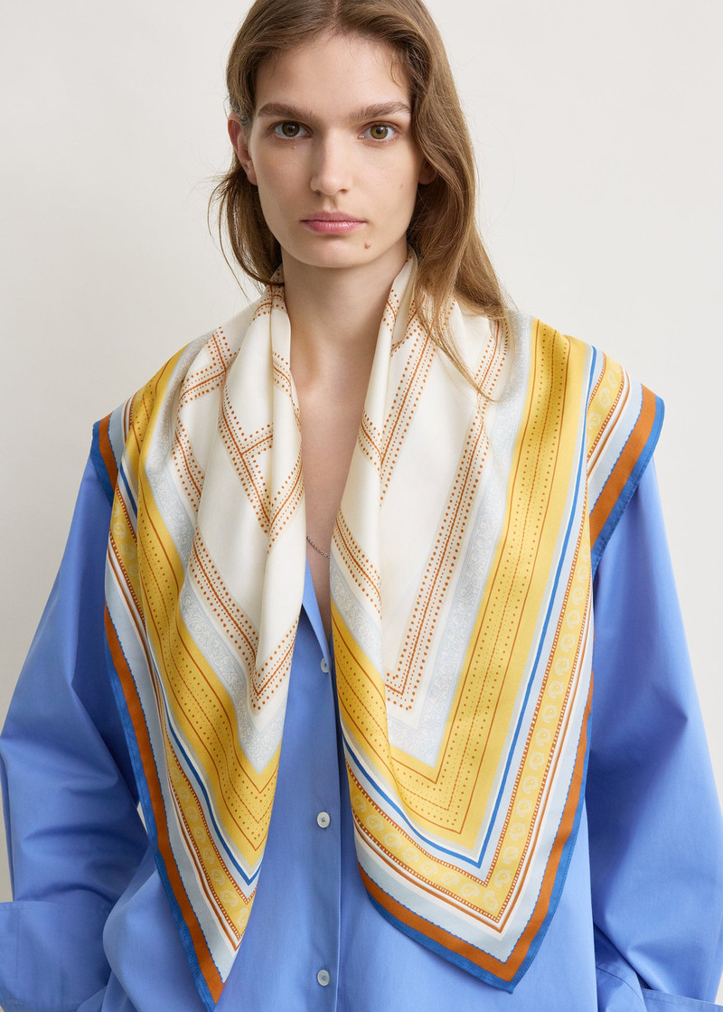 TOTEME Collector scarf cream/daffodil outlook