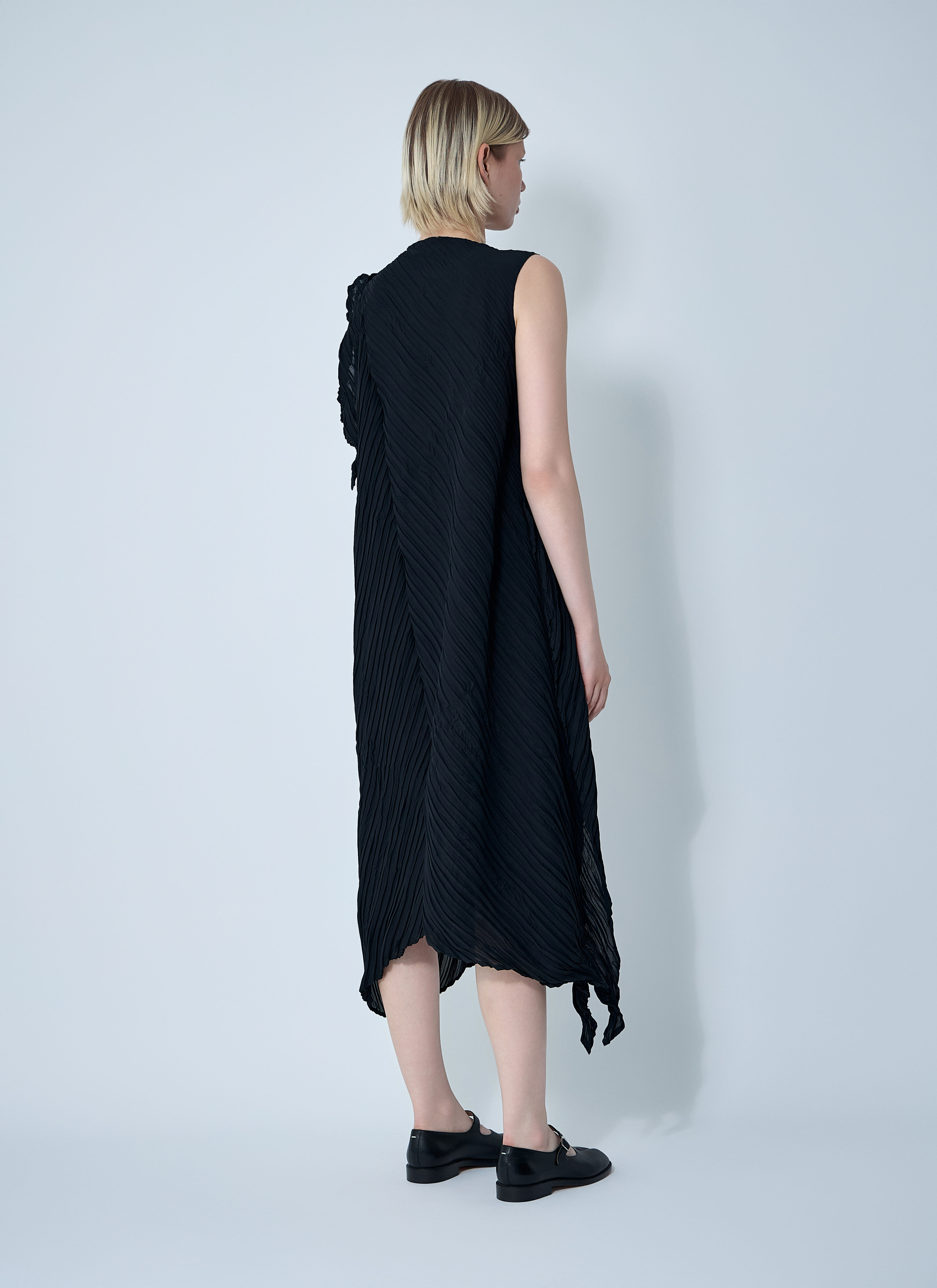 Wrinkled And Twisted Dress - 4