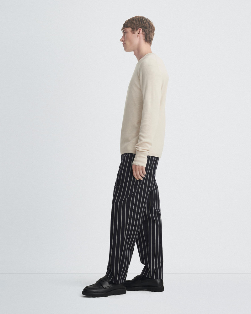 Martin Merino Crew
Classic Fit 4