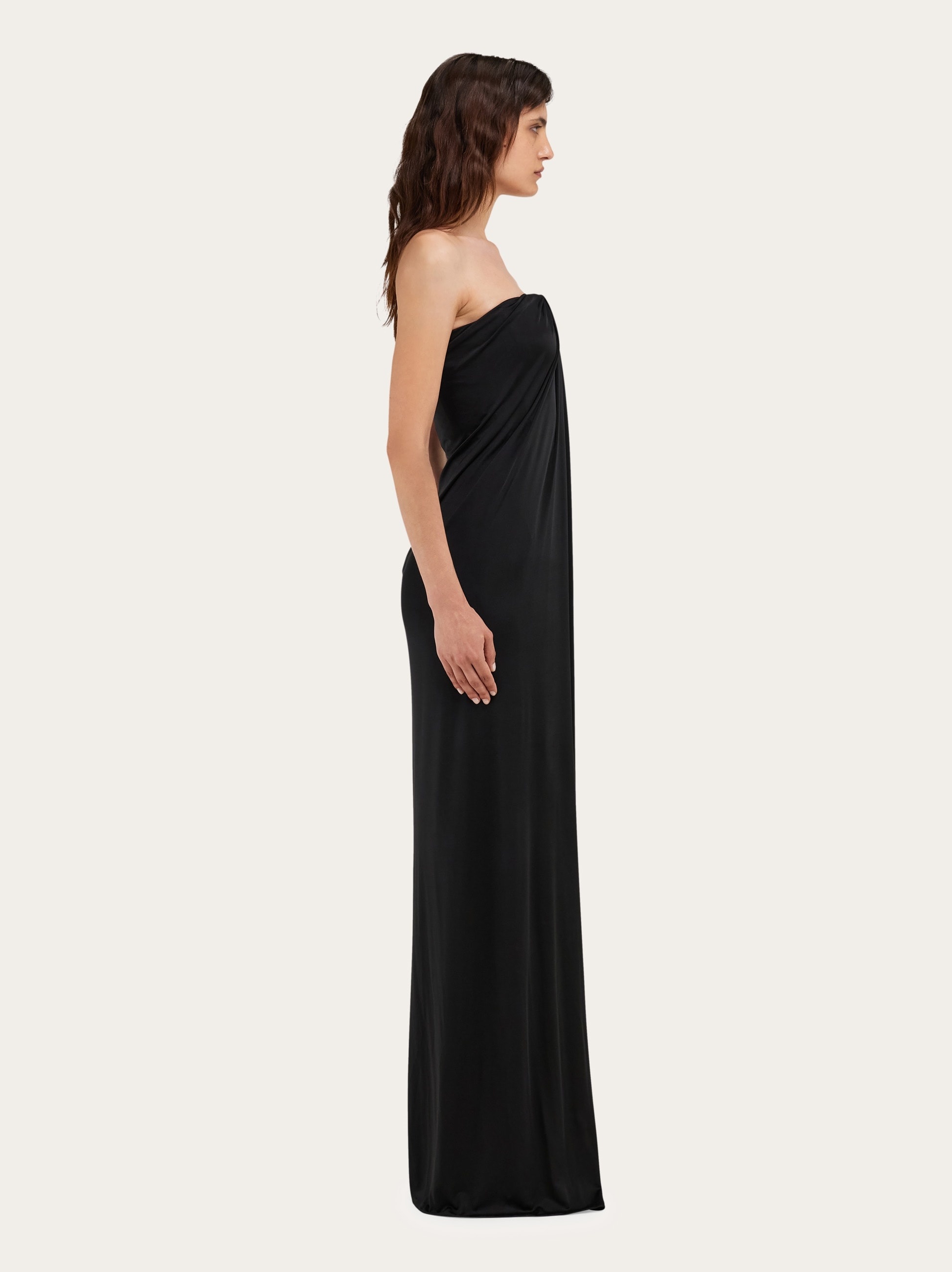 Sleeveless long dress with gathered detail - 3