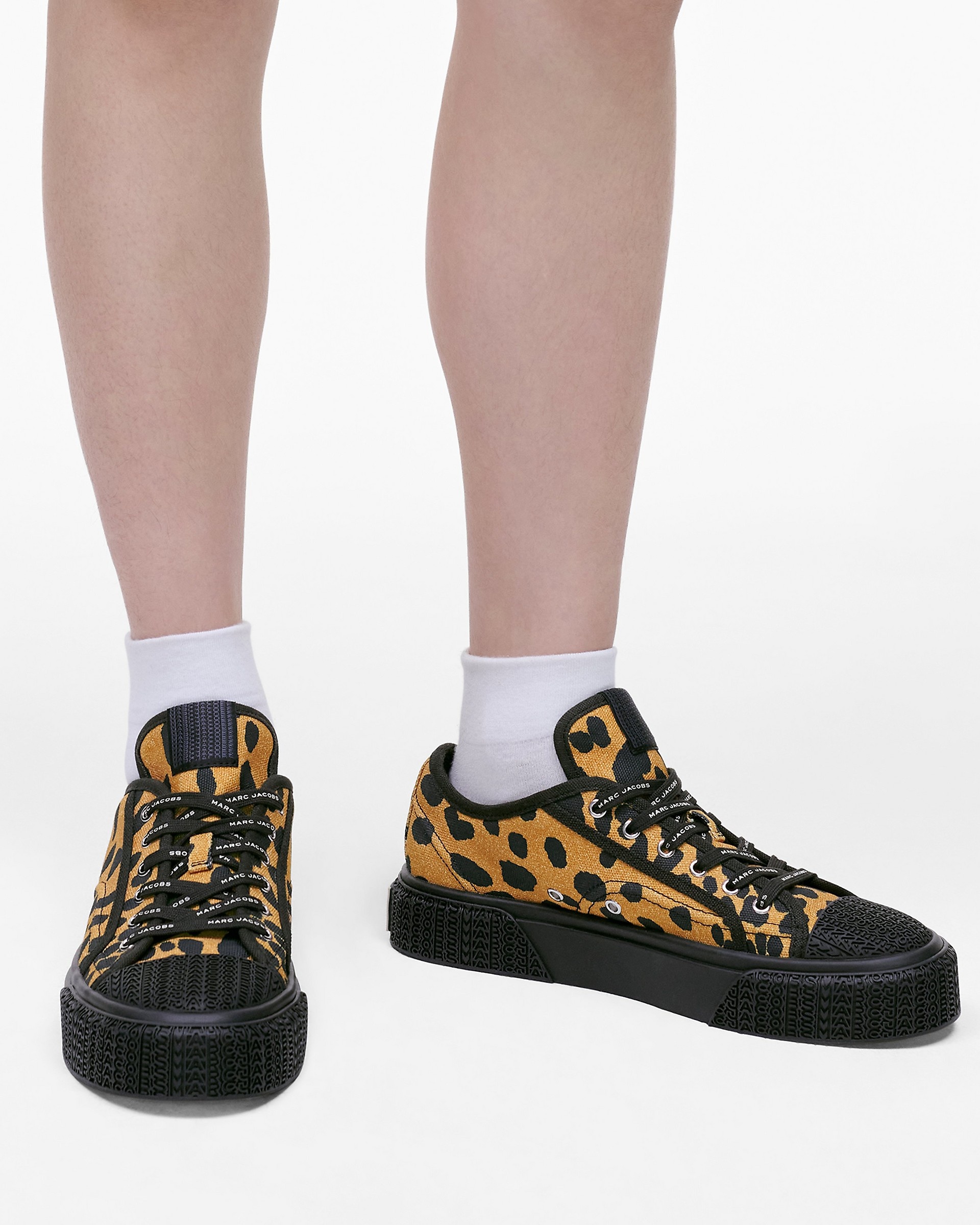 セール！！国内発送☆MARC JACOBS The Airbrush Canvas Sneaker The Airbrush Canvas Sneaker | Marc Jacobs | Official Site